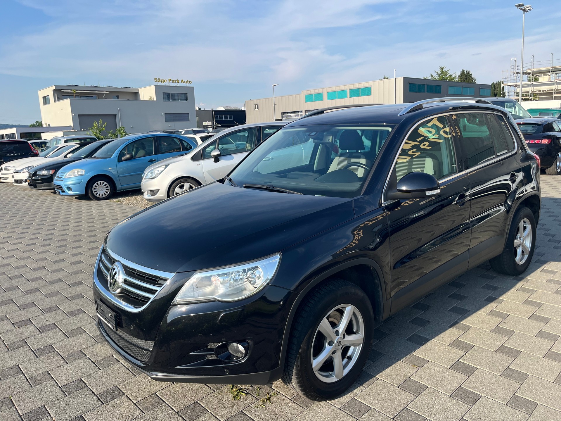 VW Tiguan 2.0 TSI Sport&Style-image-3