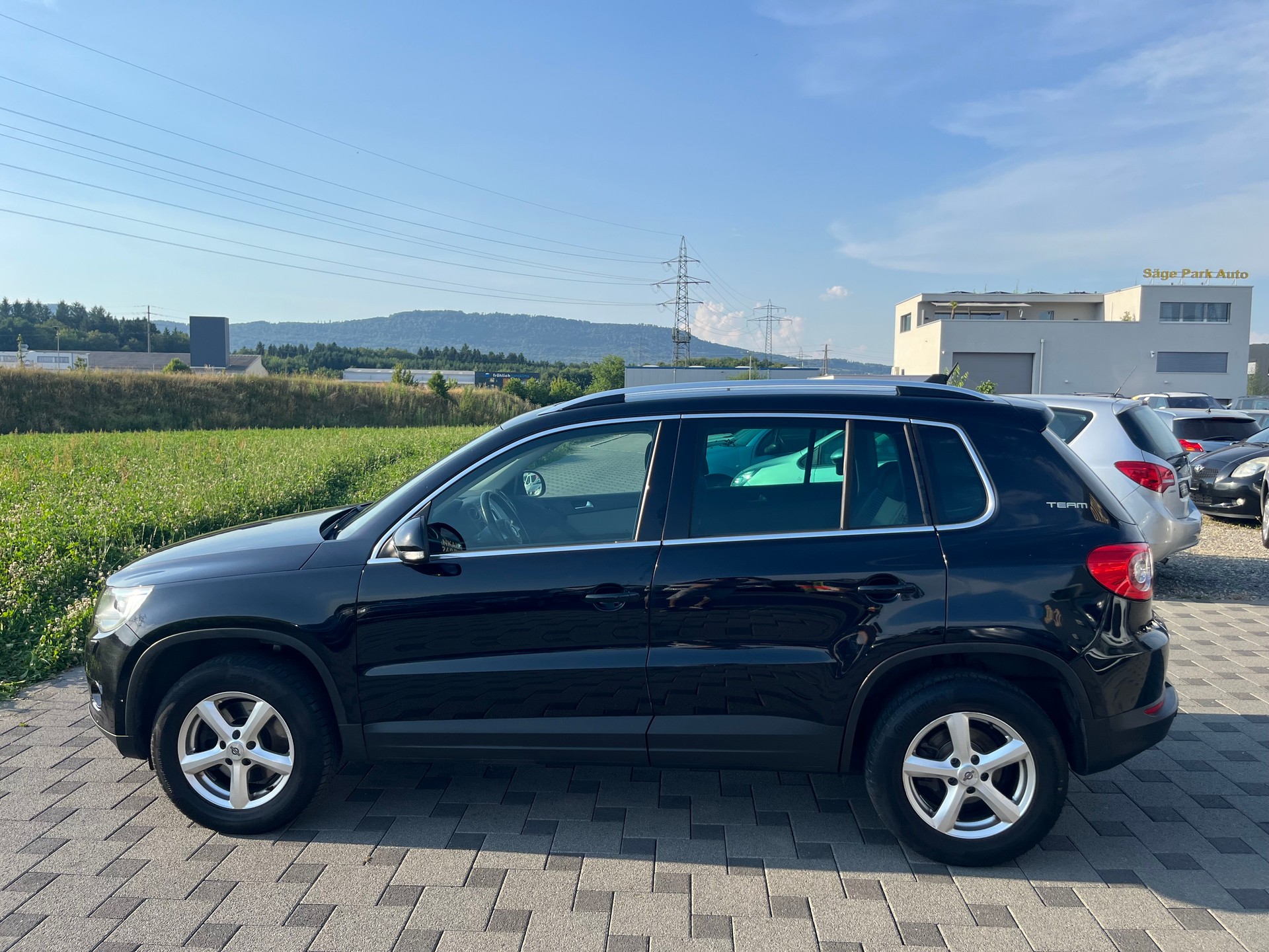 VW Tiguan 2.0 TSI Sport&Style-image-5
