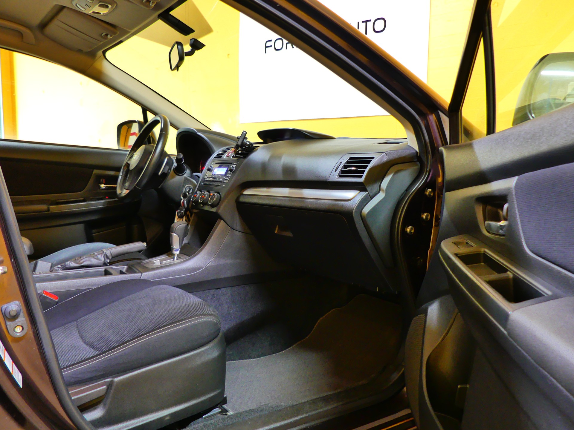 SUBARU XV 2.0 Swiss Two AWD CVT-image-8