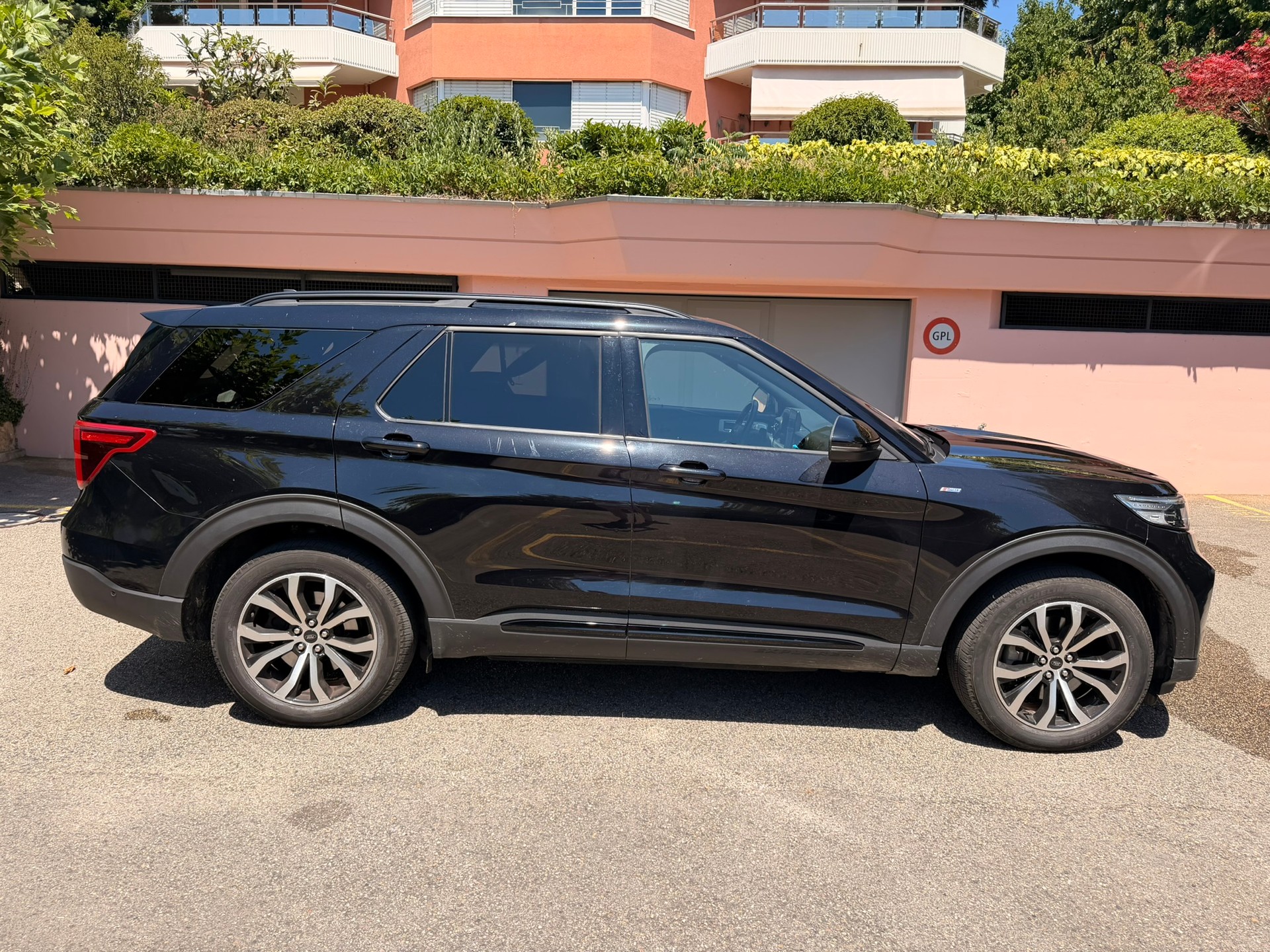 FORD 3.0 V6 Plug-in Hybrid ST-Line-image-3