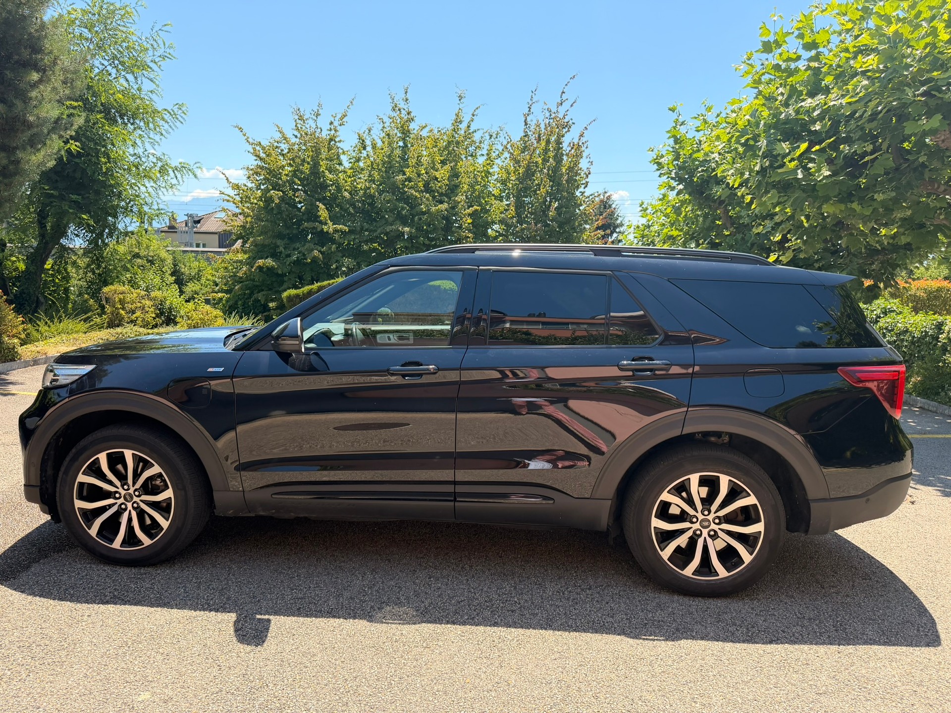 FORD 3.0 V6 Plug-in Hybrid ST-Line-image-2