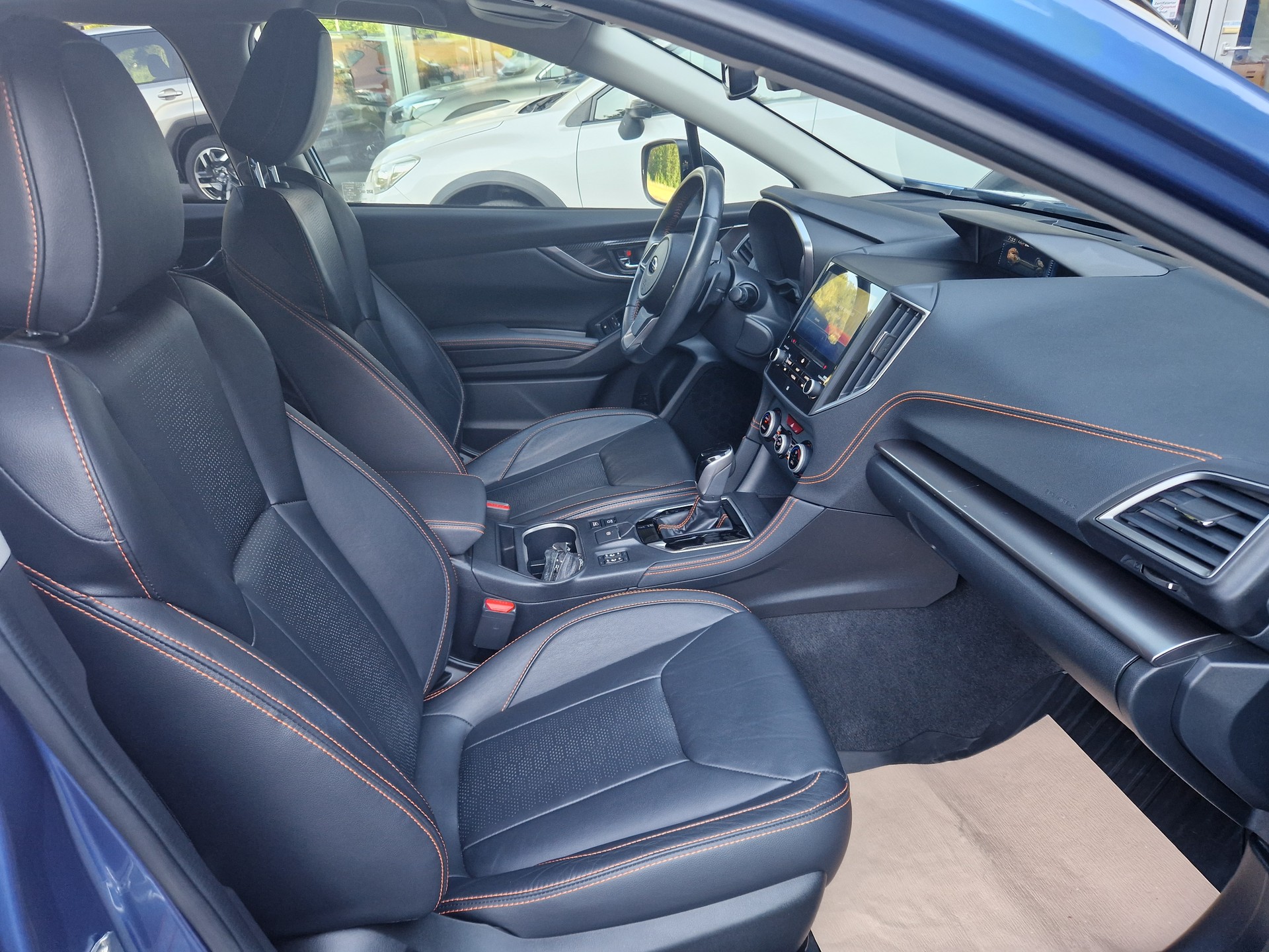 SUBARU XV 2.0 e-Boxer Luxury AWD Lineartronic-image-14