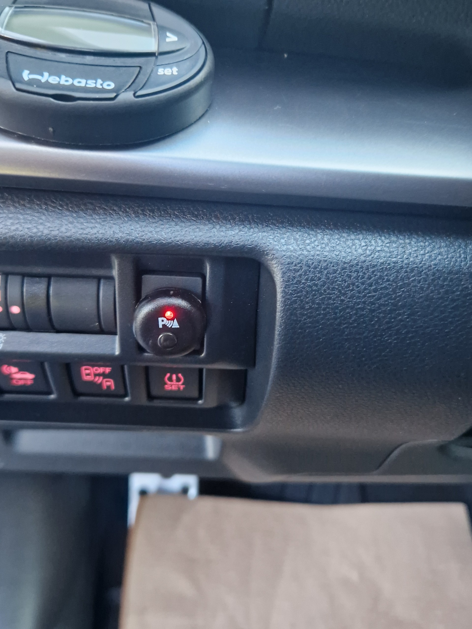 SUBARU XV 2.0 e-Boxer Luxury AWD Lineartronic-image-6