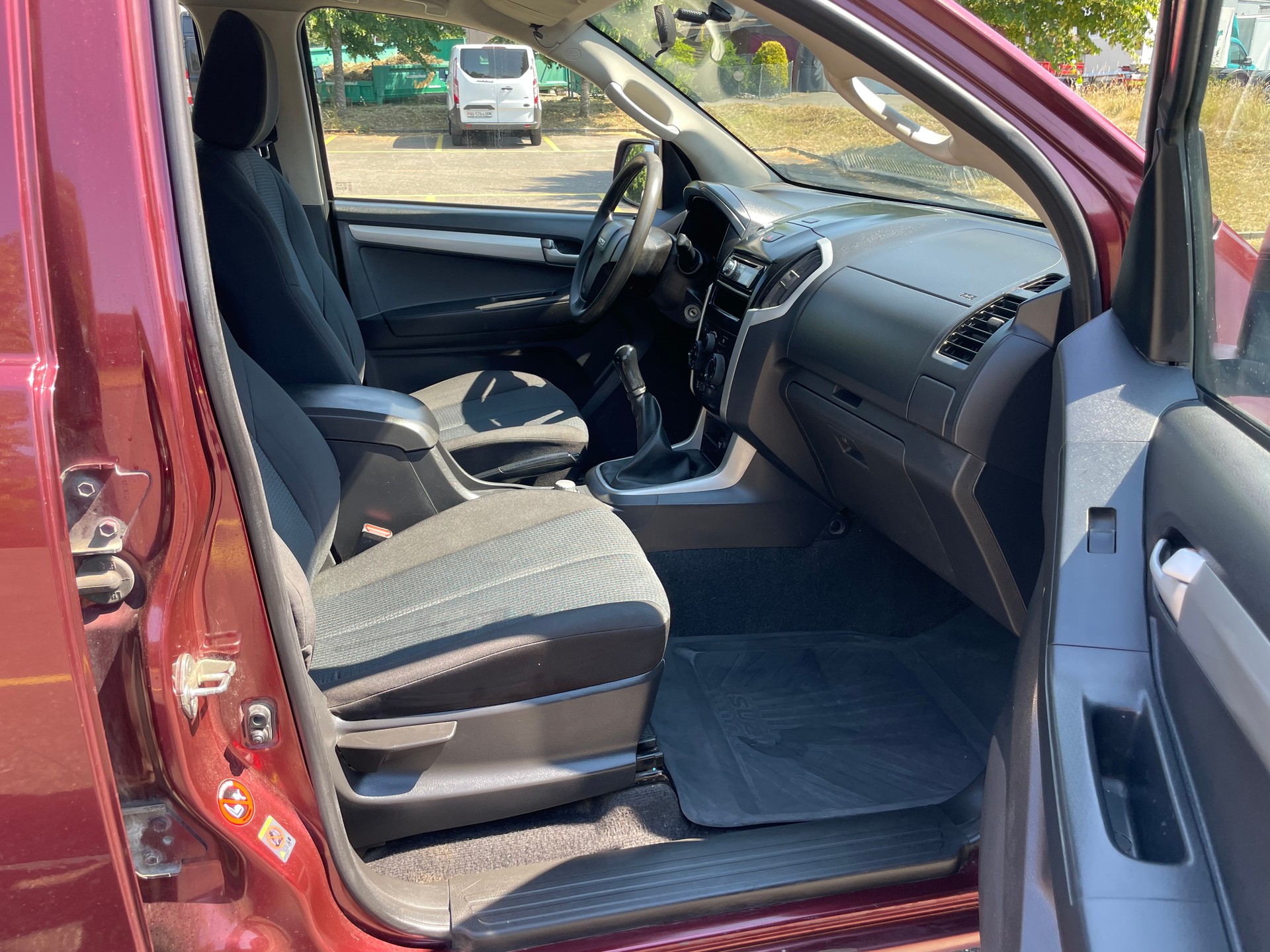 ISUZU D-MAX 2.5 Crew Cab Planet 4x4-image-12