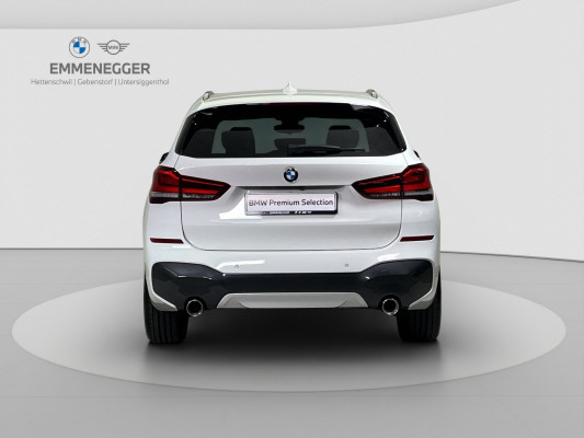 BMW X1 xDrive 25i M Sport-showroom-element-3