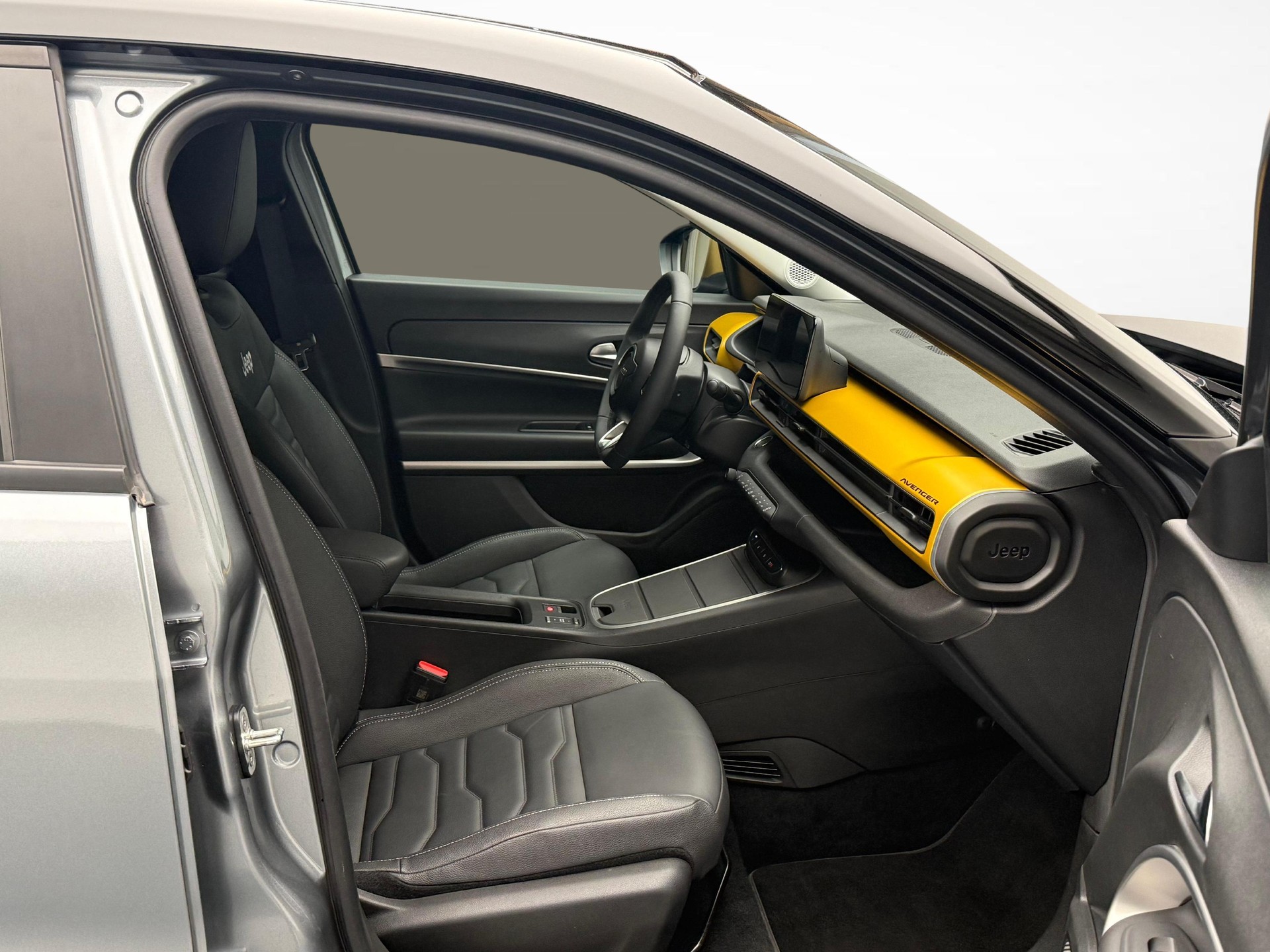 JEEP Avenger Summit-image-9