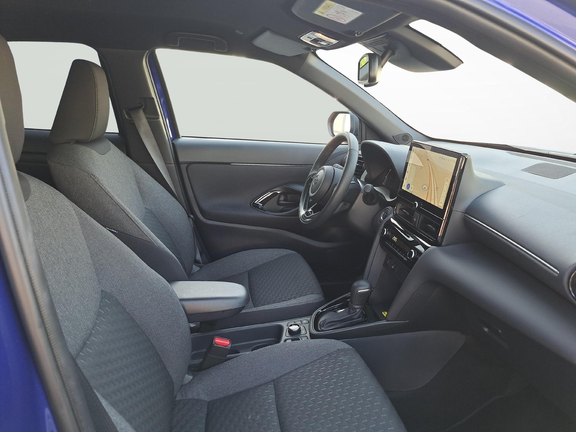 TOYOTA Yaris Cross 1.5 VVT-i HSD Trend AWD-i-image-9