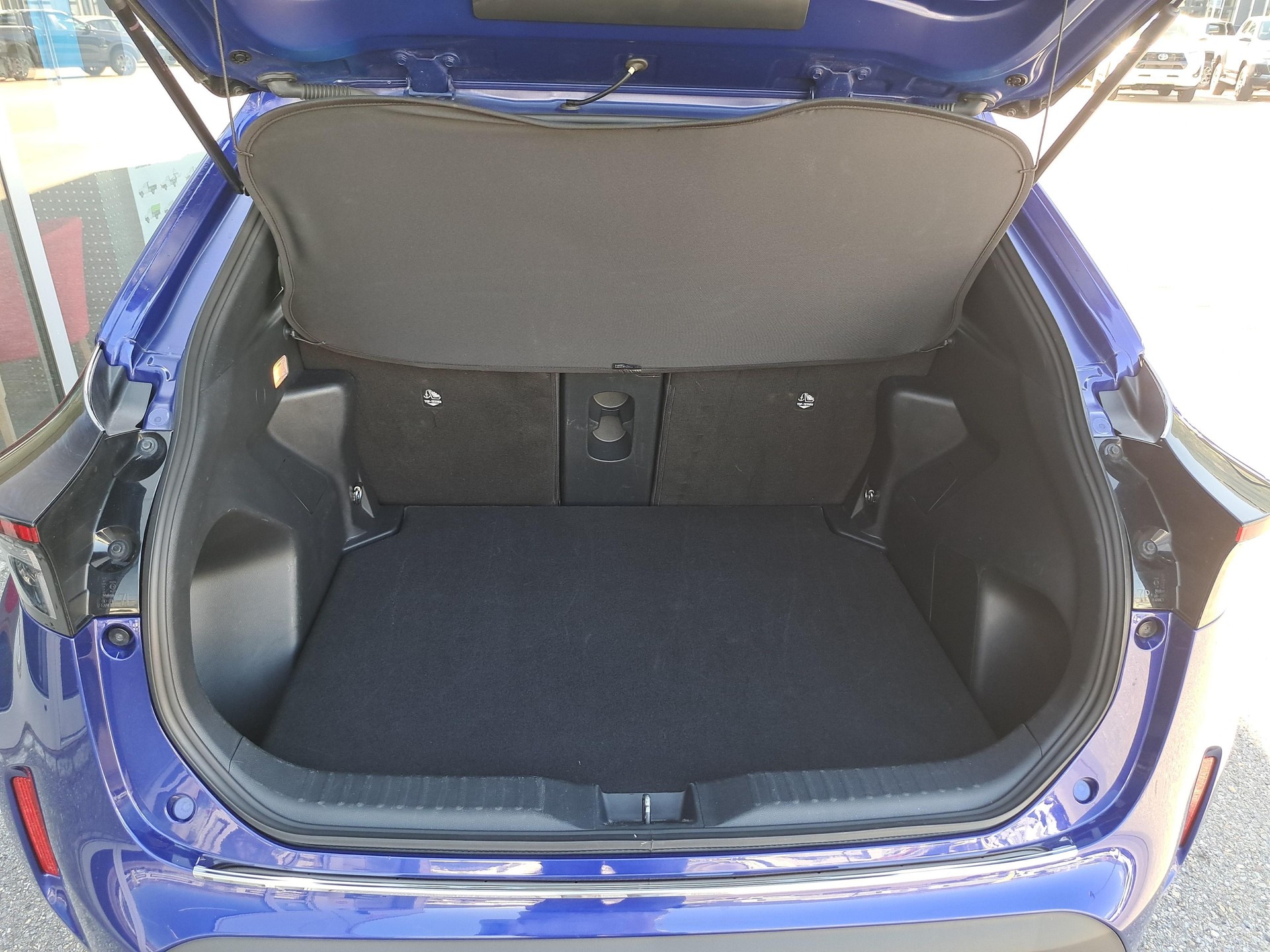 TOYOTA Yaris Cross 1.5 VVT-i HSD Trend AWD-i-image-11