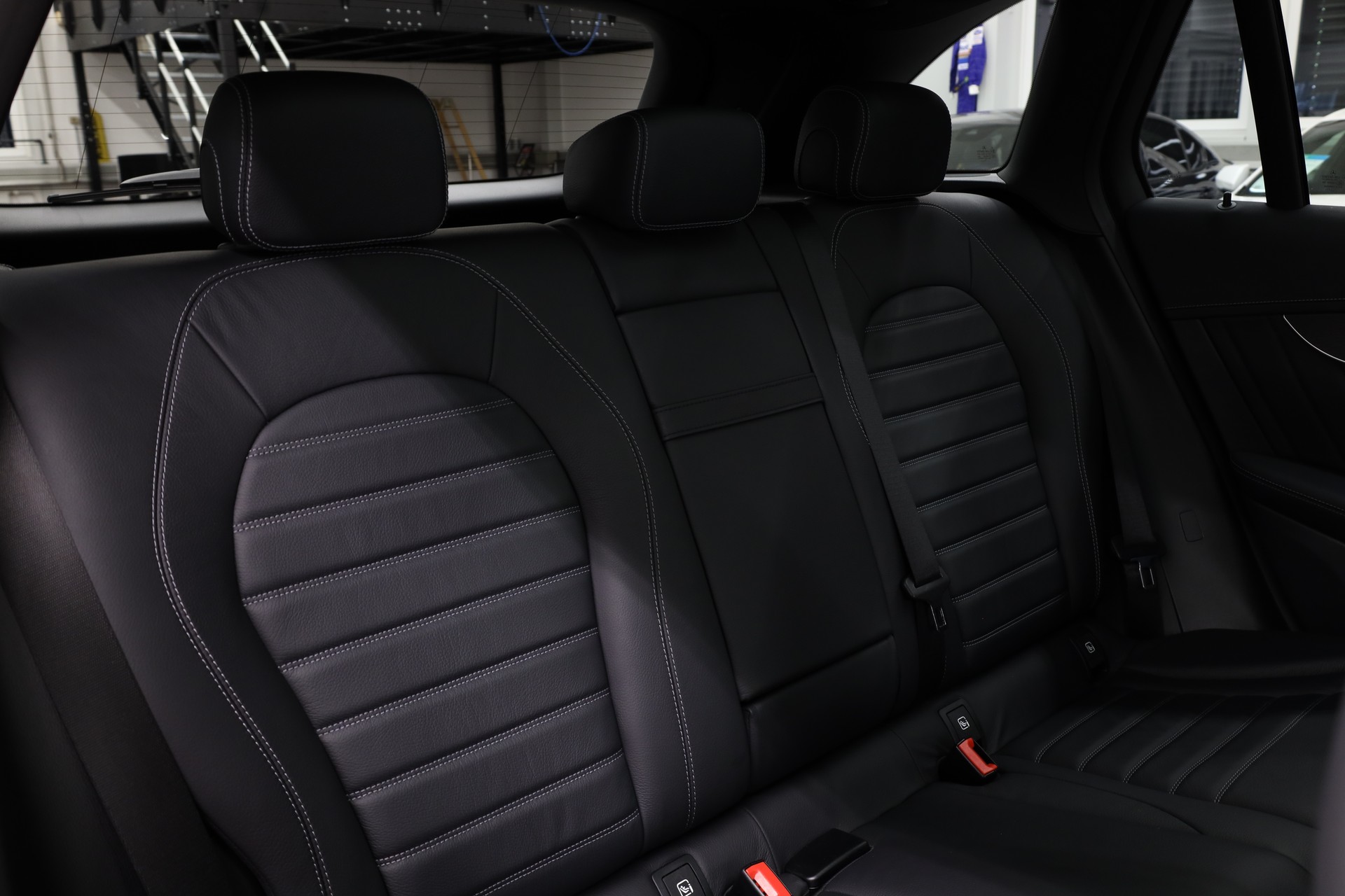 MERCEDES-BENZ GLC 43 AMG 4m-image-22