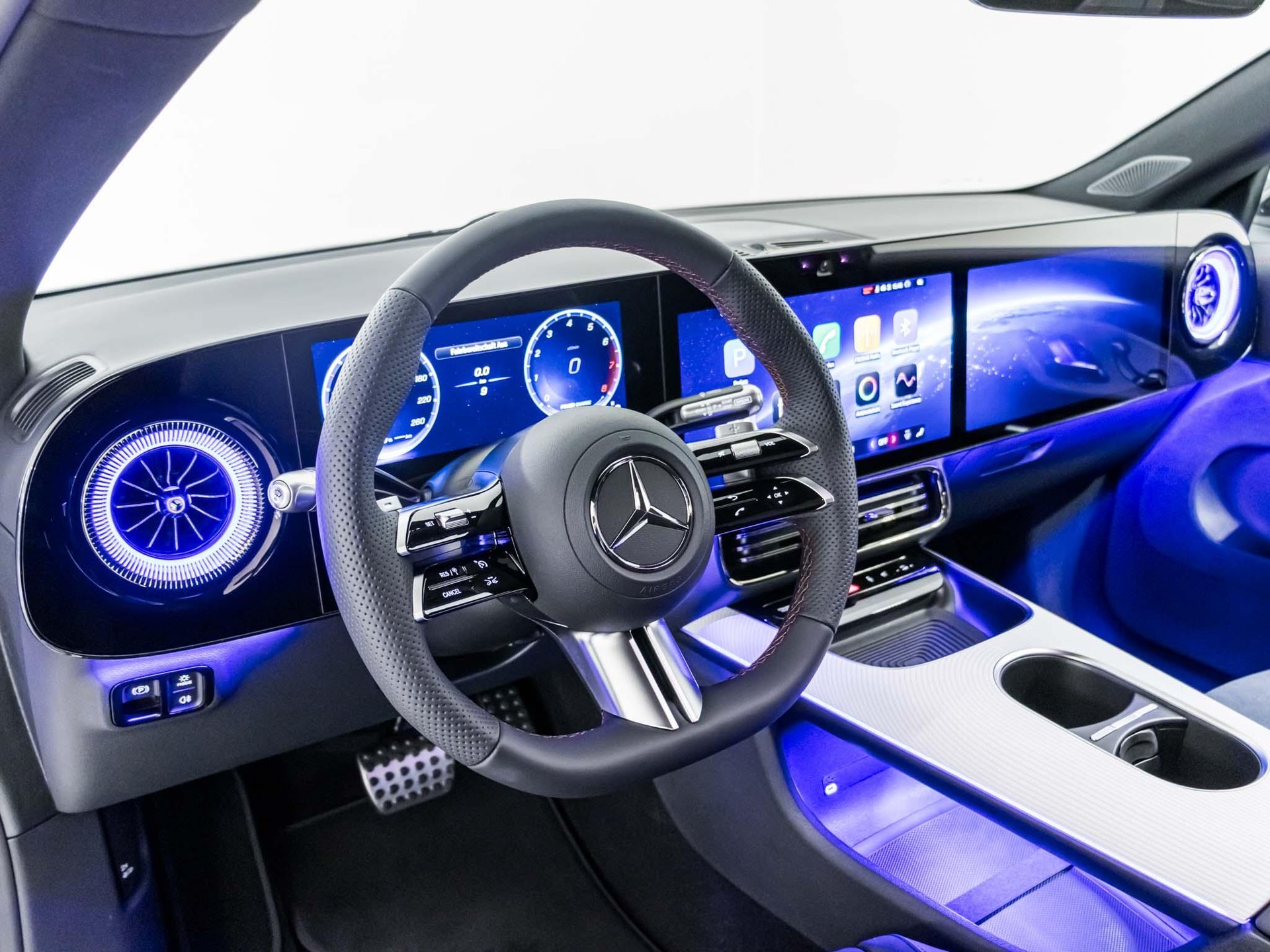 MERCEDES-BENZ CLA 220 4MATIC SB-image-9