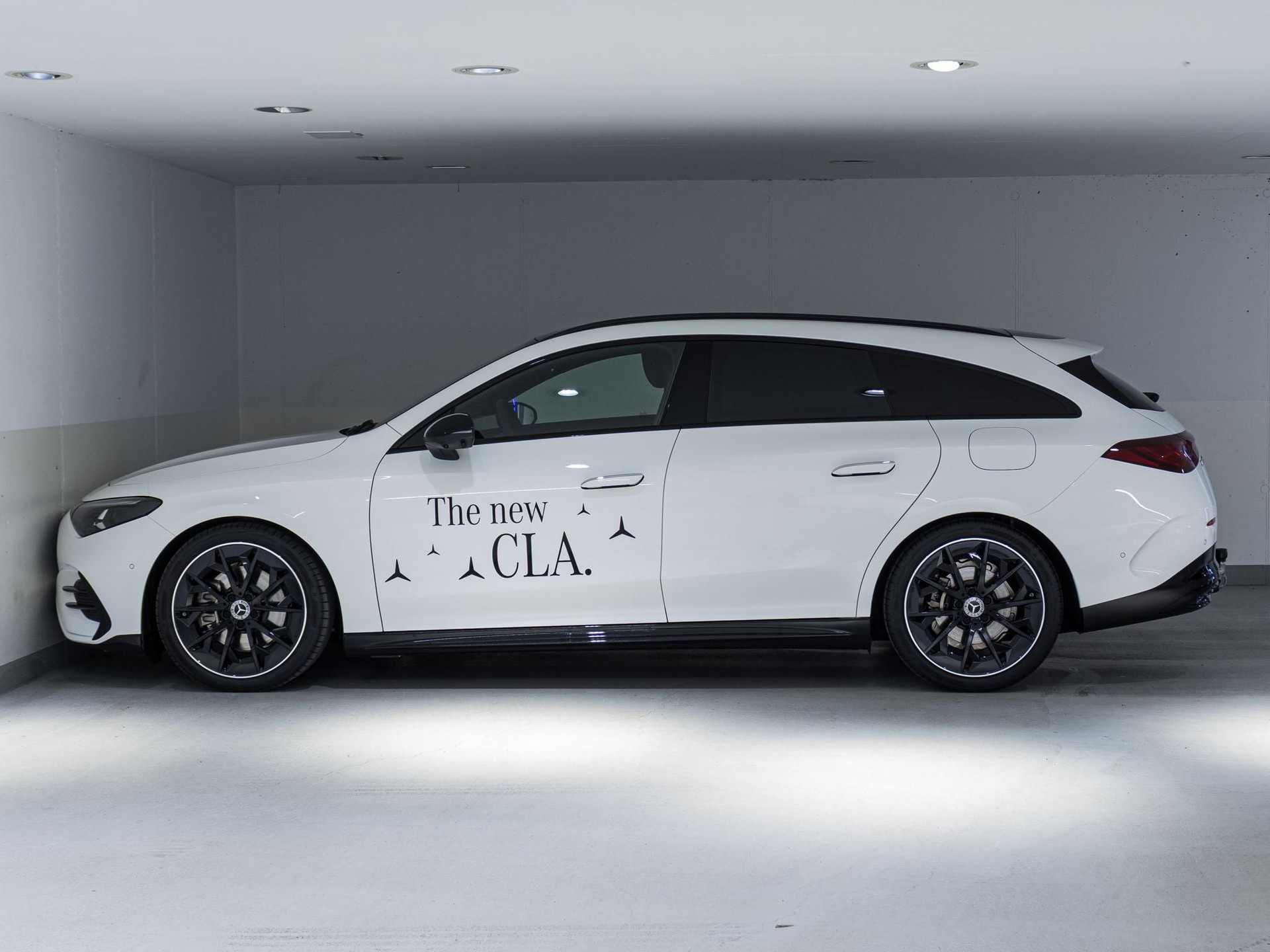 MERCEDES-BENZ CLA 220 4MATIC SB-image-4