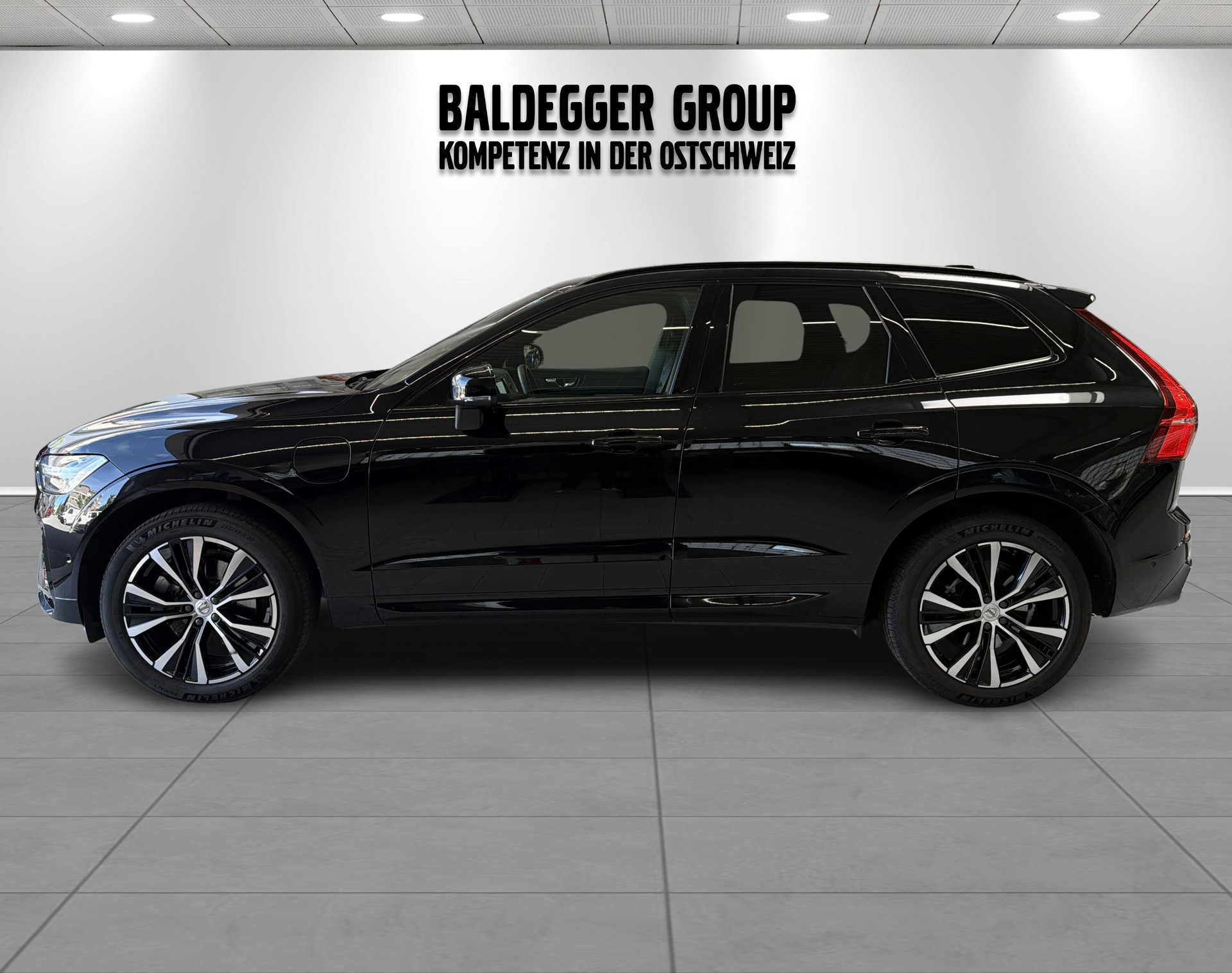 VOLVO XC60 2.0 T6 TE R-Design eAWD-image-1