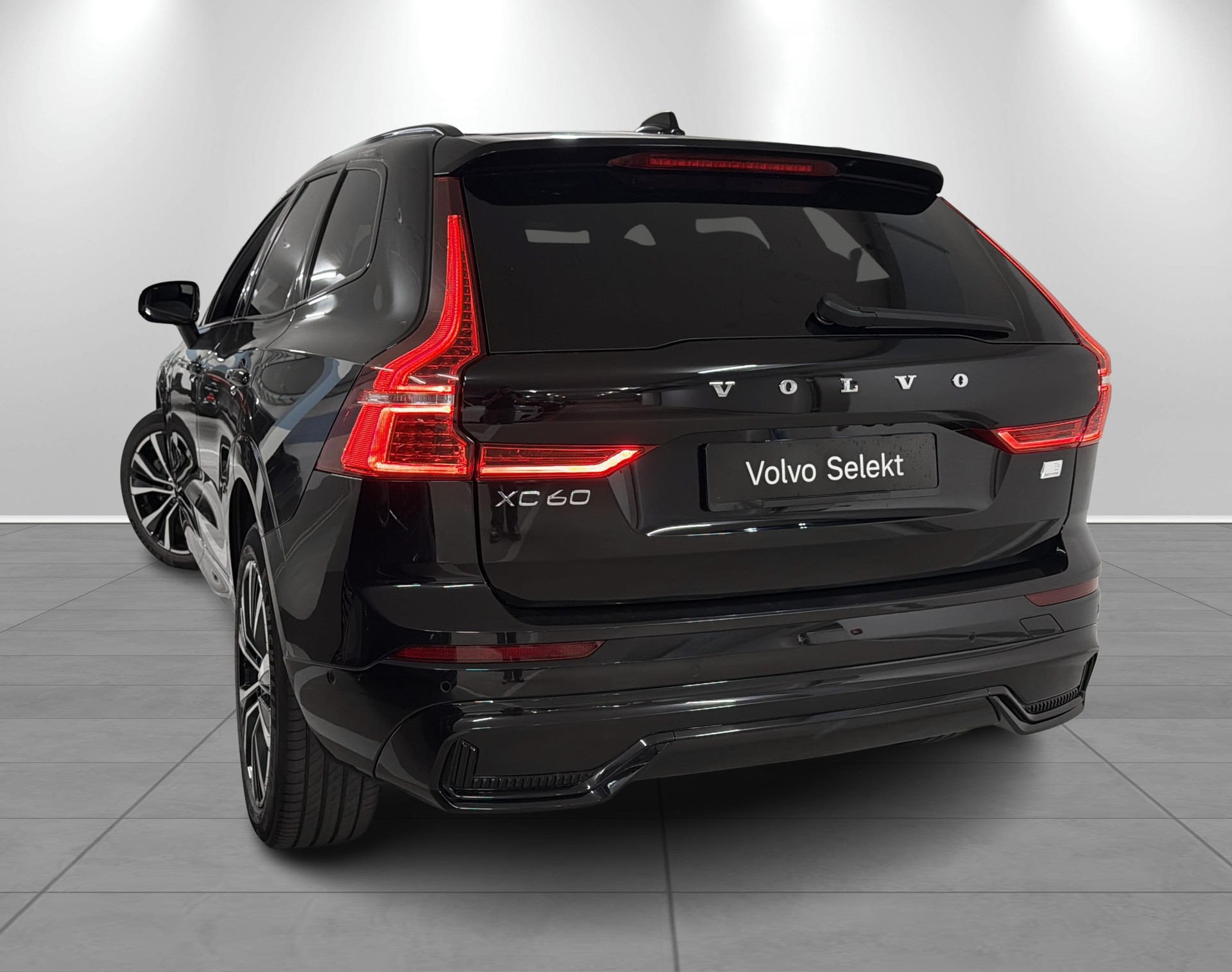 VOLVO XC60 2.0 T6 TE R-Design eAWD-image-1