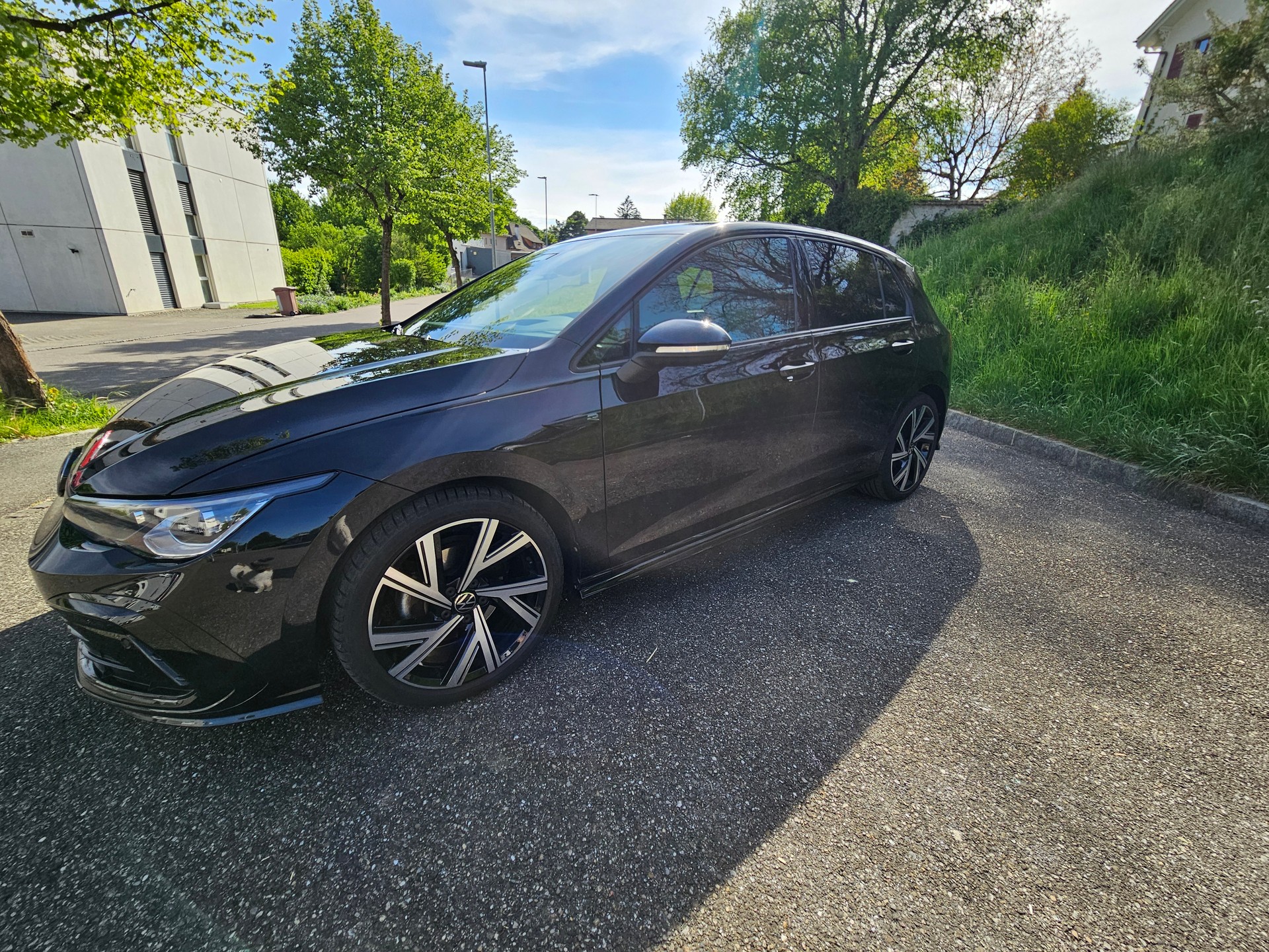 VW 1.5 eTSI R-Line 75 Edition DSG-image-1