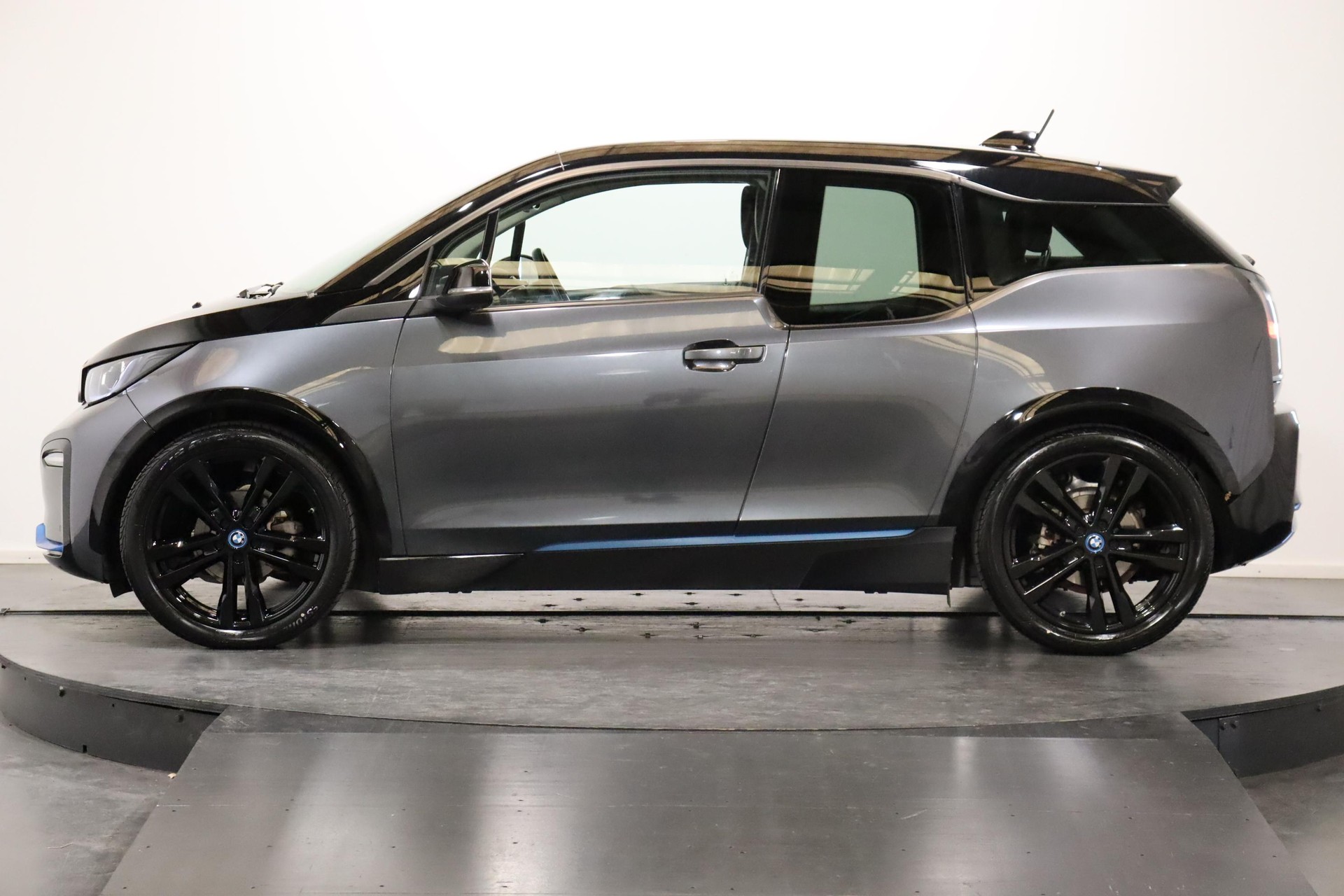BMW i3 S 120 Ah-showroom-element-3