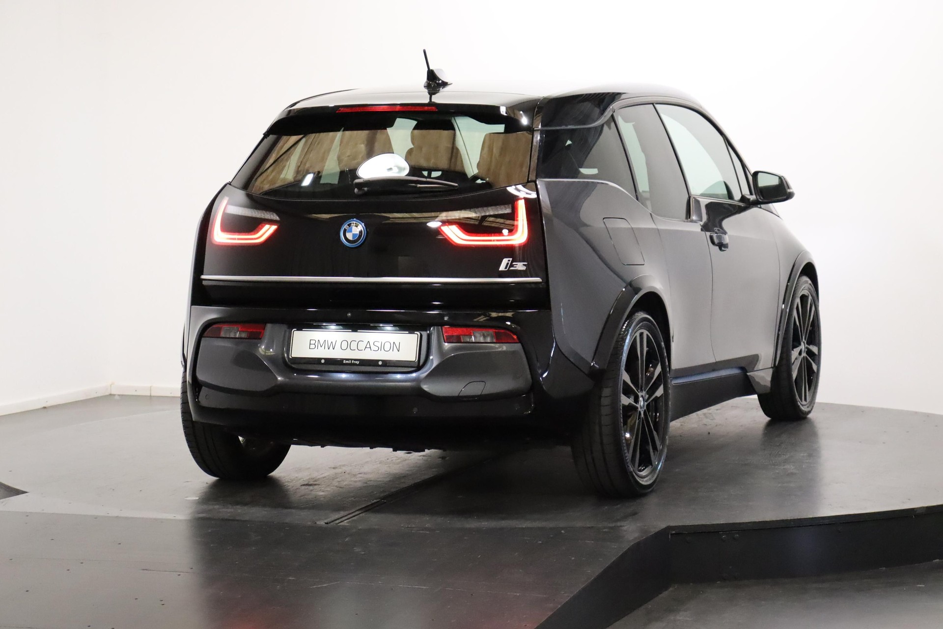 BMW i3 S 120 Ah-showroom-element-2