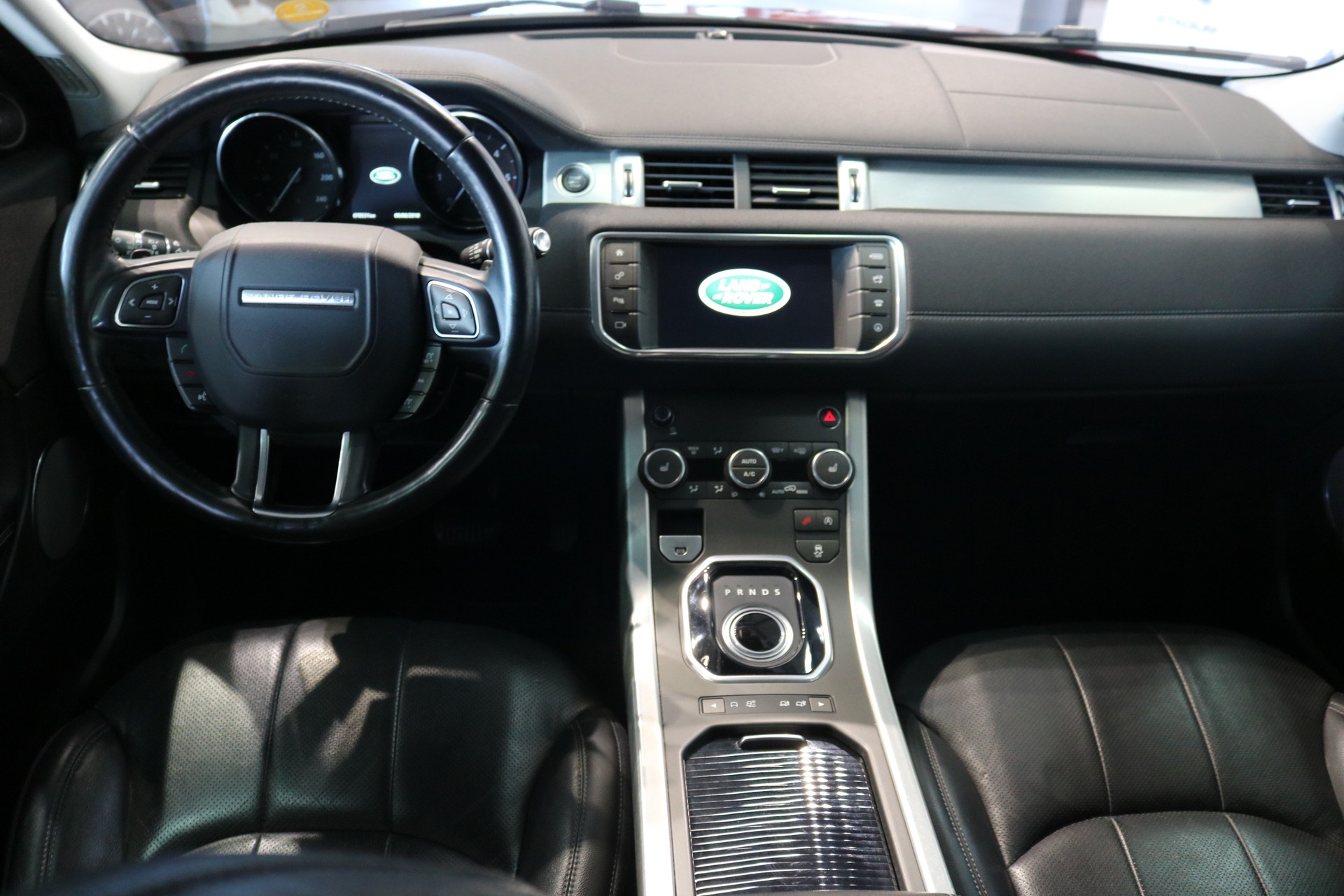 LAND ROVER Range Rover Evoque 2.0 TD4 HSE Dynamic AT9-image-38