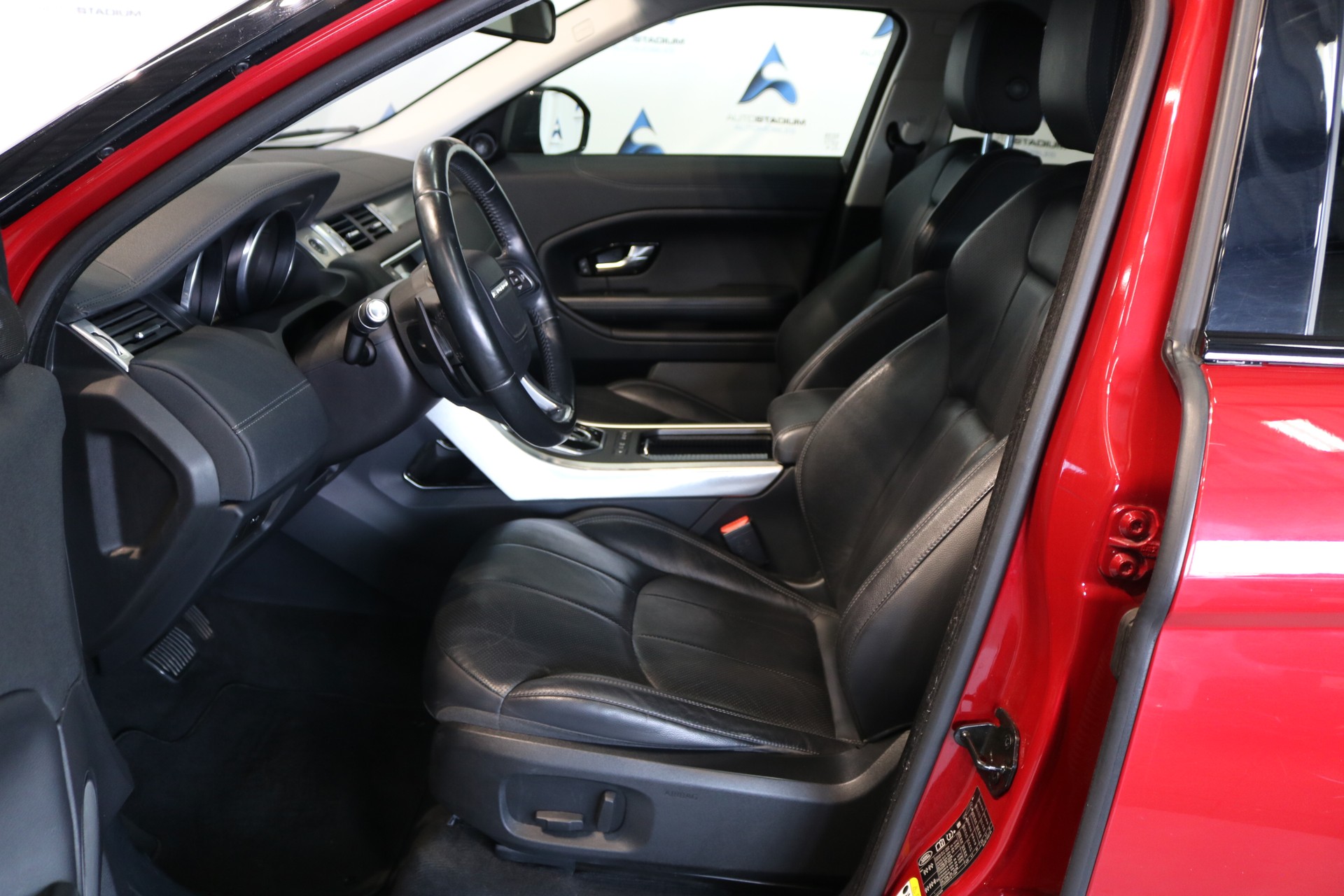 LAND ROVER Range Rover Evoque 2.0 TD4 HSE Dynamic AT9-image-2