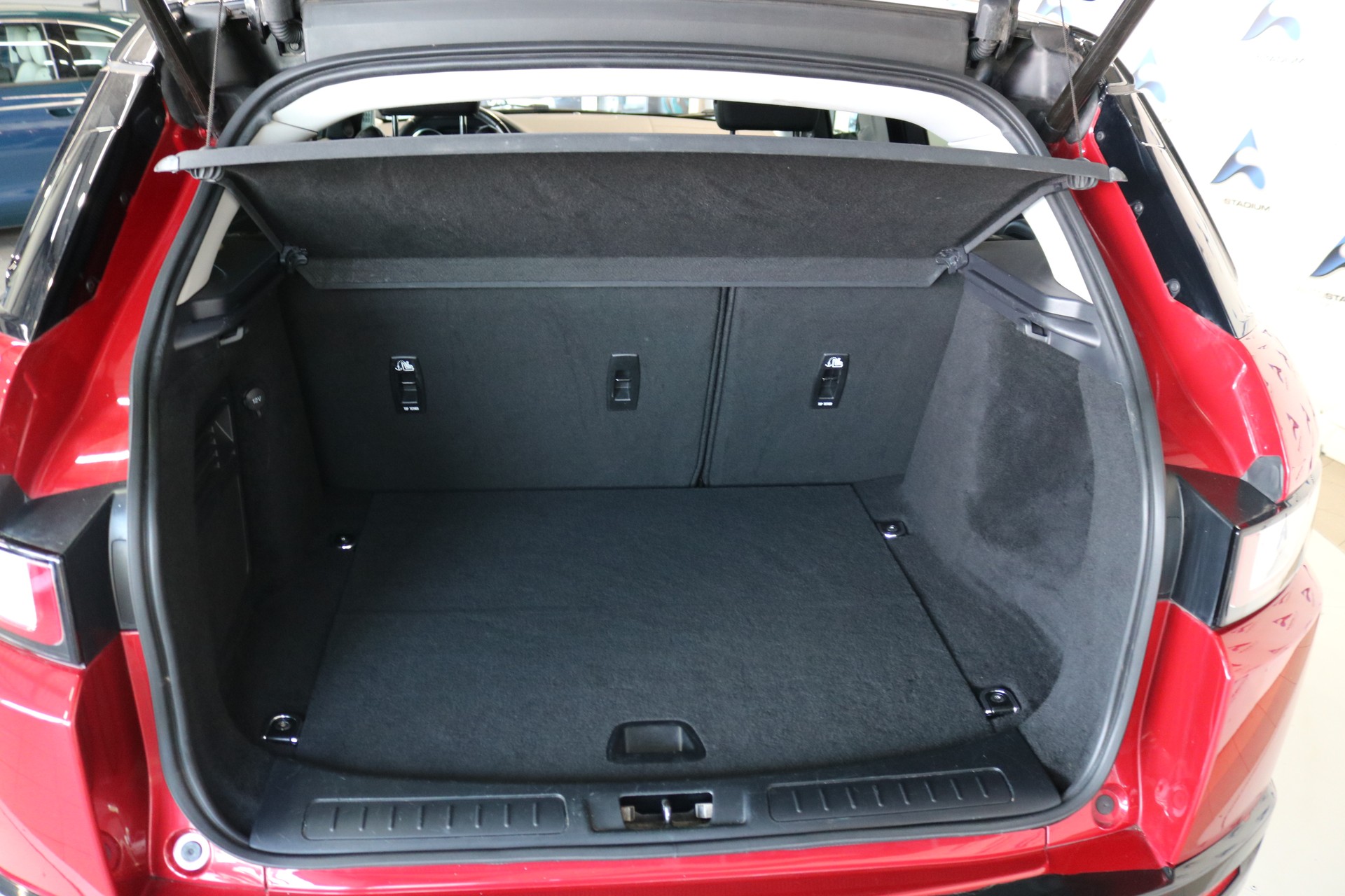 LAND ROVER Range Rover Evoque 2.0 TD4 HSE Dynamic AT9-image-35