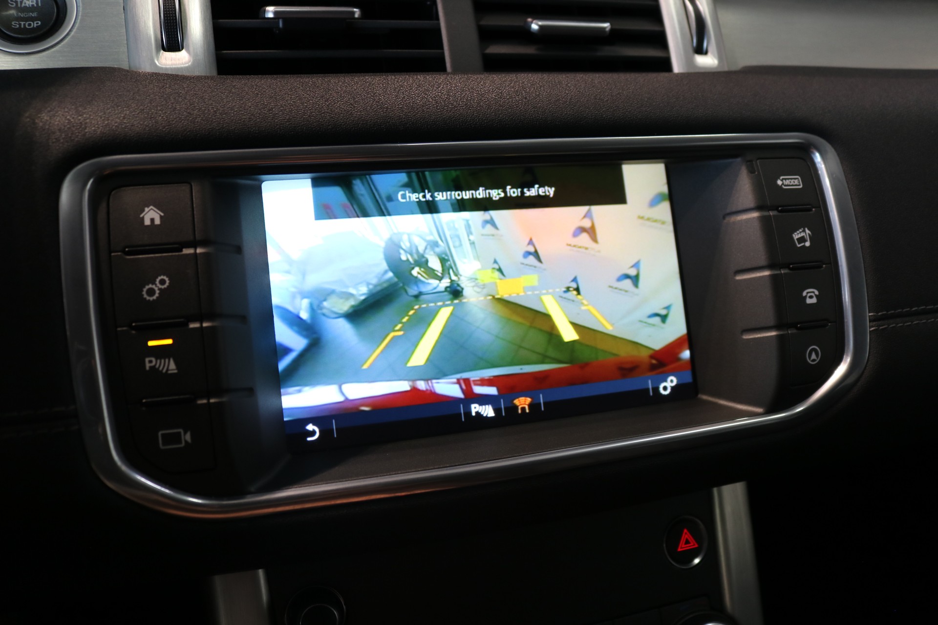 LAND ROVER Range Rover Evoque 2.0 TD4 HSE Dynamic AT9-image-46