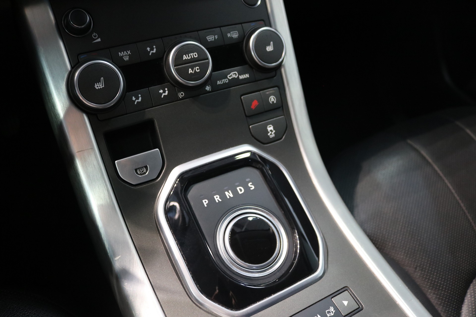 LAND ROVER Range Rover Evoque 2.0 TD4 HSE Dynamic AT9-image-43