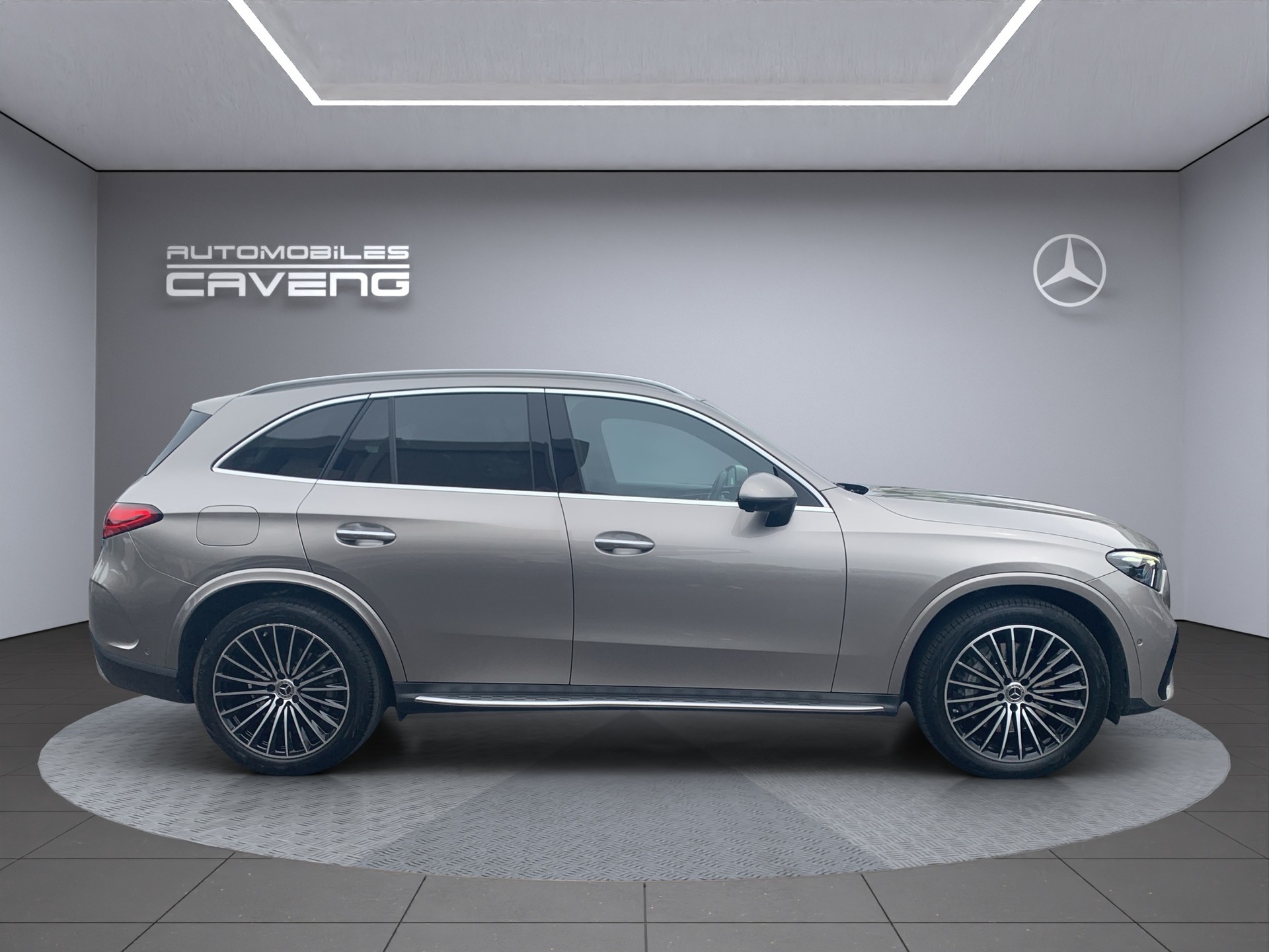 MERCEDES-BENZ GLC 200 4Matic 9G-Tronic-image-5