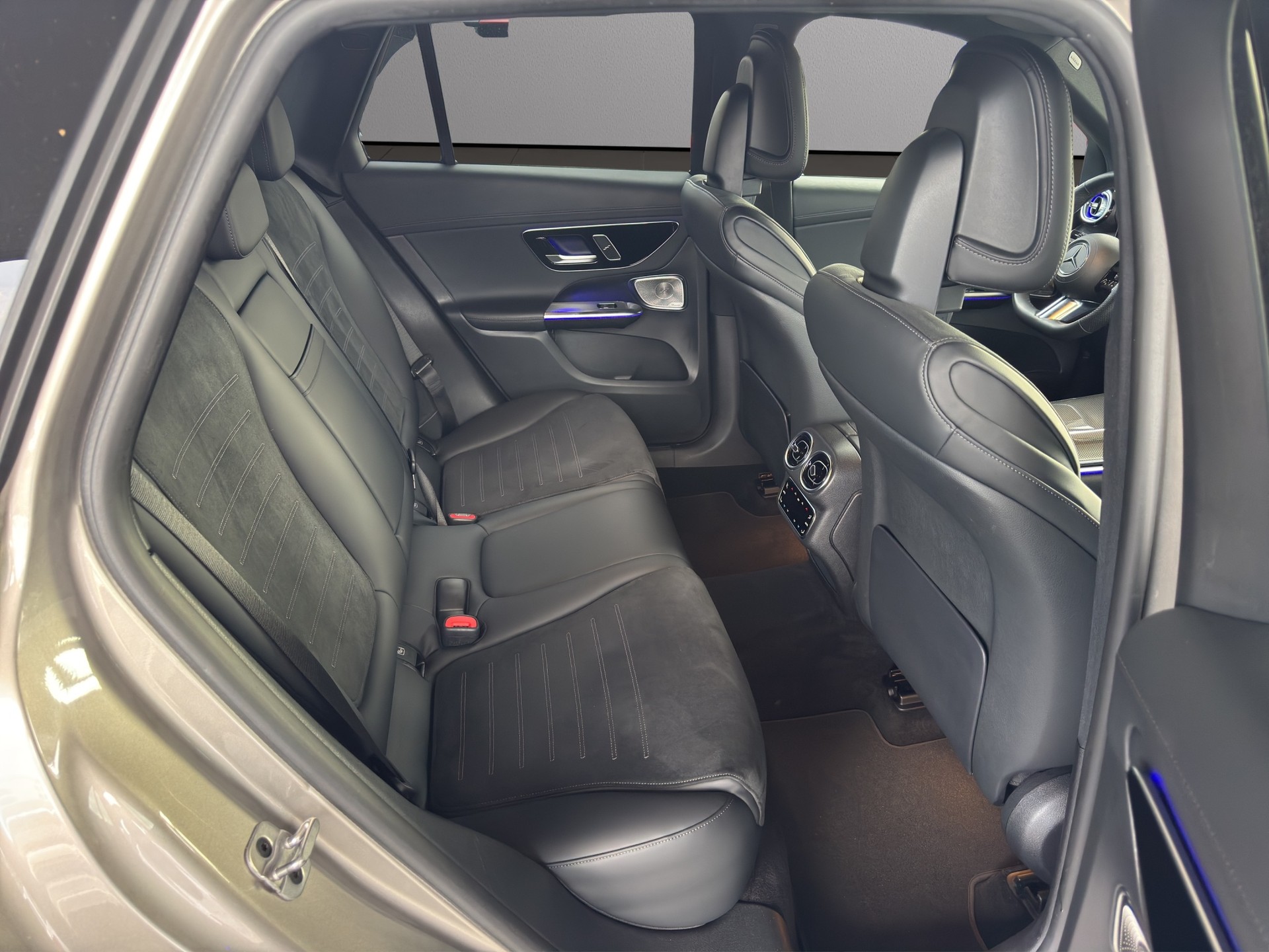MERCEDES-BENZ GLC 200 4Matic 9G-Tronic-image-16