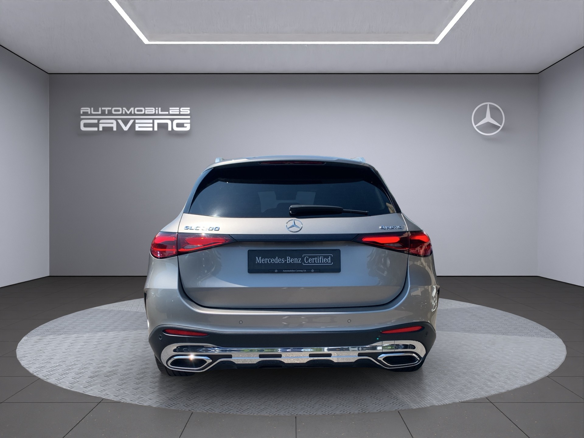 MERCEDES-BENZ GLC 200 4Matic 9G-Tronic-showroom-element-3