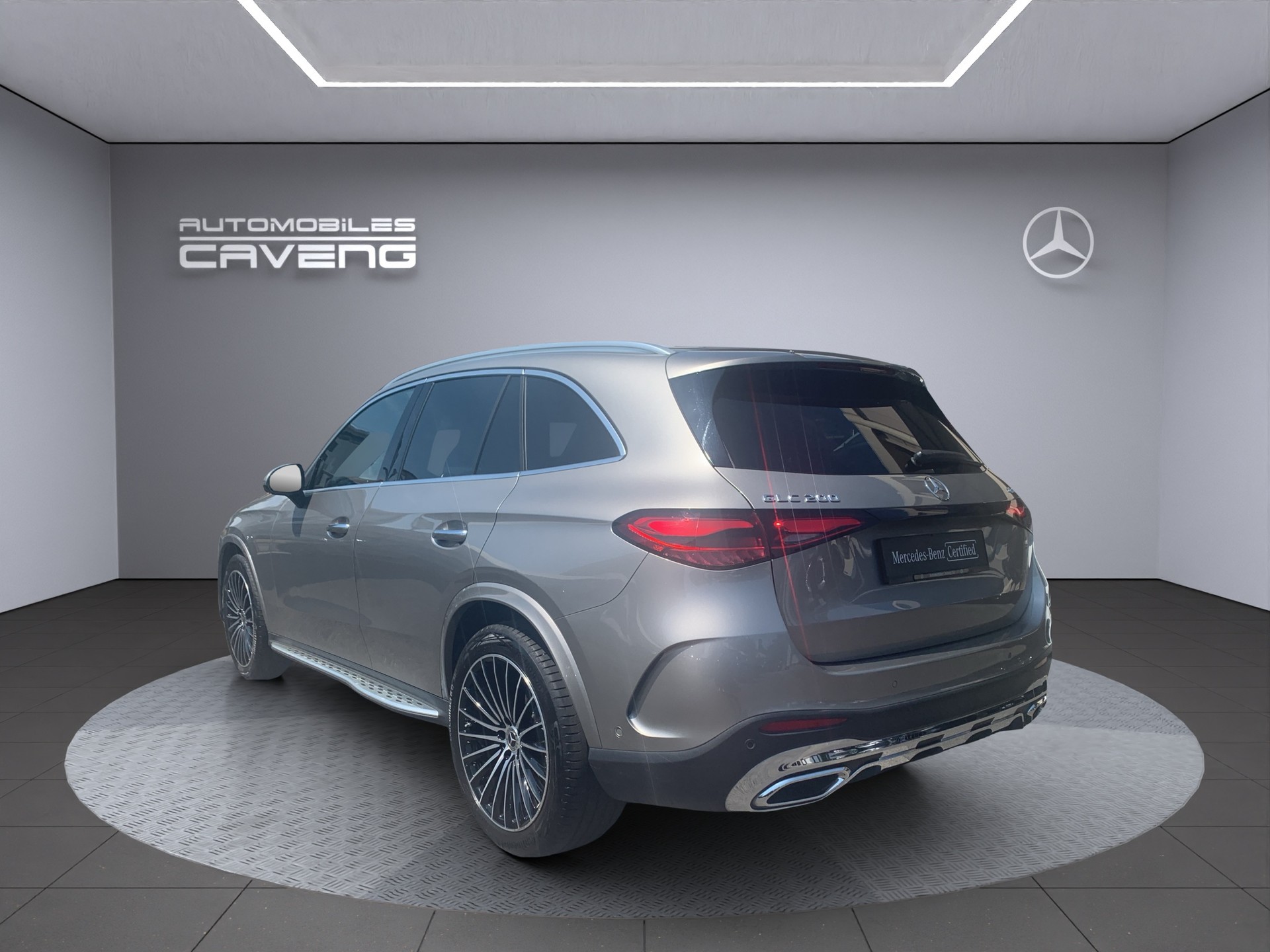MERCEDES-BENZ GLC 200 4Matic 9G-Tronic-showroom-element-2