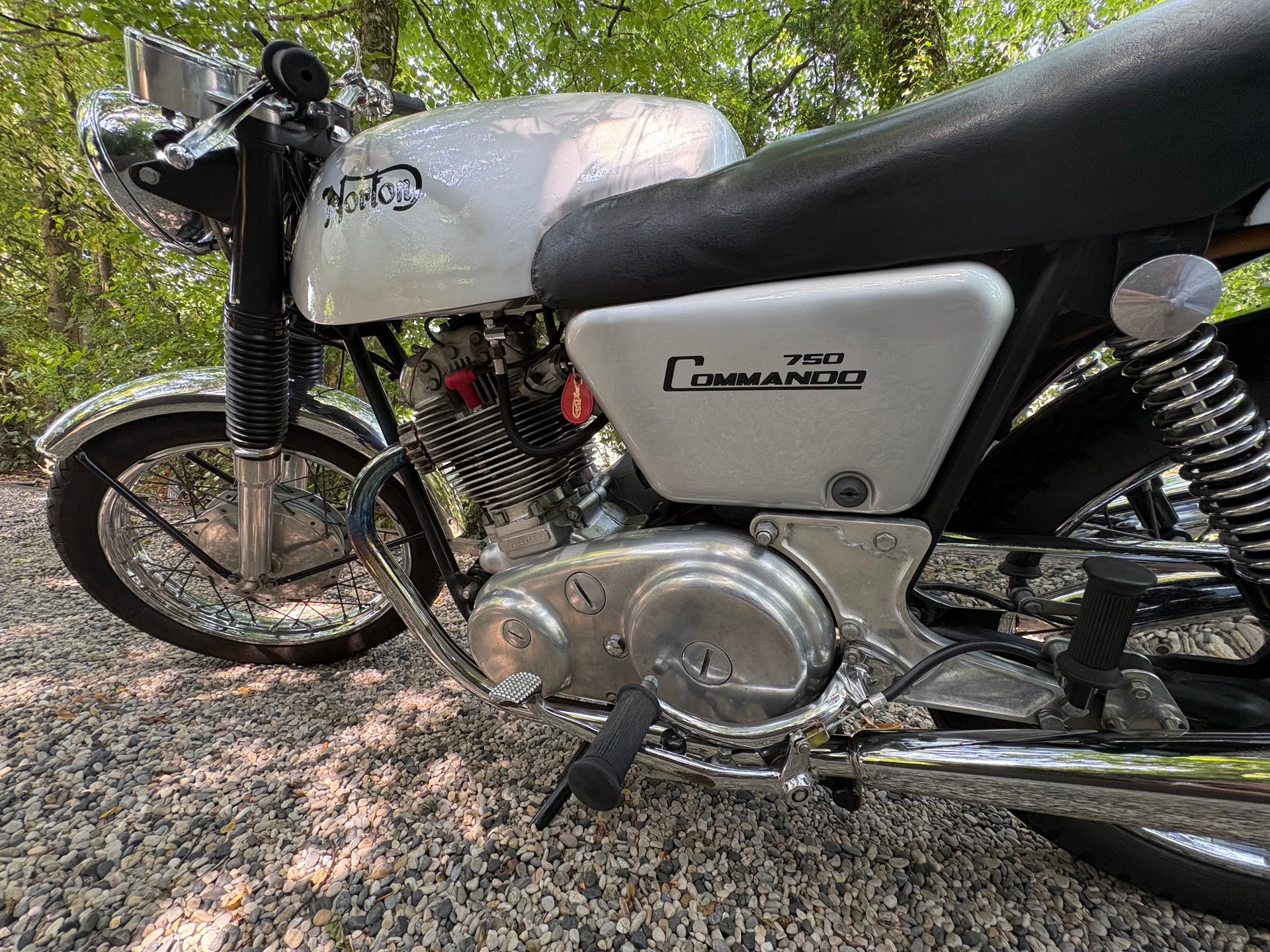 NORTON Commando 750 Fastback-image-9