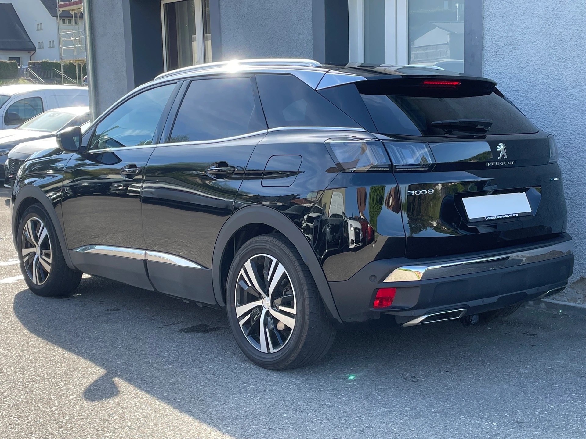 PEUGEOT 3008 300e Hybrid4 GT EAT8-image-3