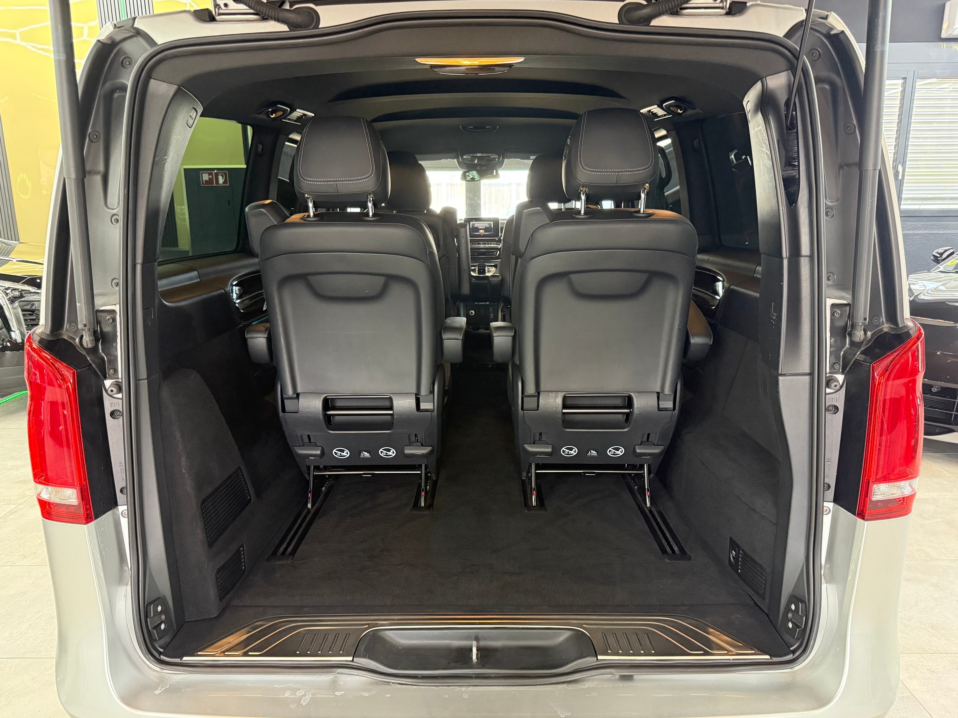 MERCEDES-BENZ V 250 d Swiss Edition lang 4Matic 7G-Tronic-image-17