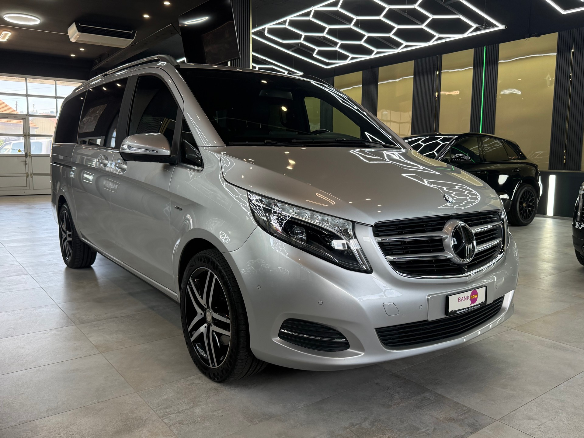 MERCEDES-BENZ V 250 d Swiss Edition lang 4Matic 7G-Tronic-showroom-element-2