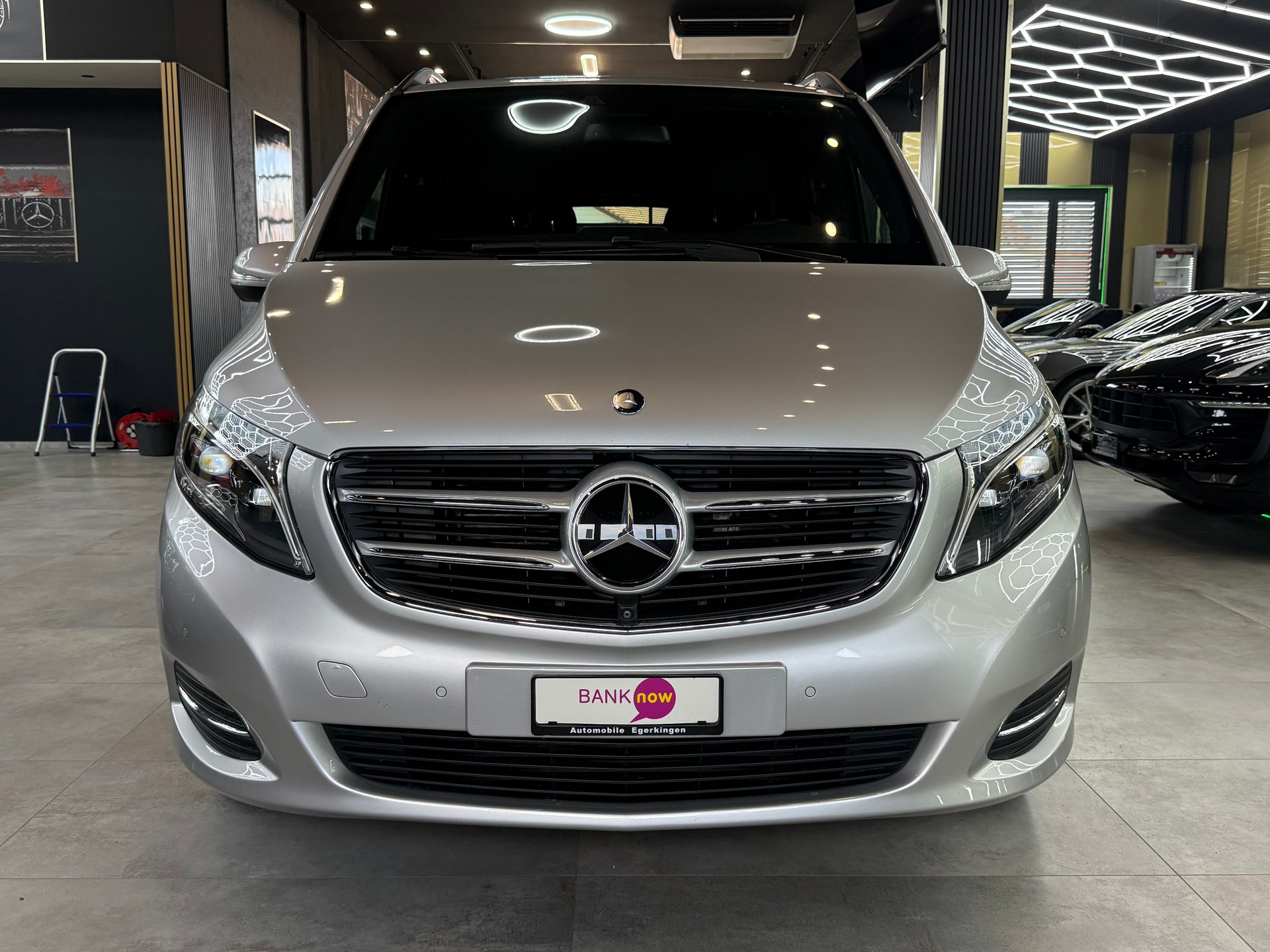 MERCEDES-BENZ V 250 d Swiss Edition lang 4Matic 7G-Tronic-showroom-element-1