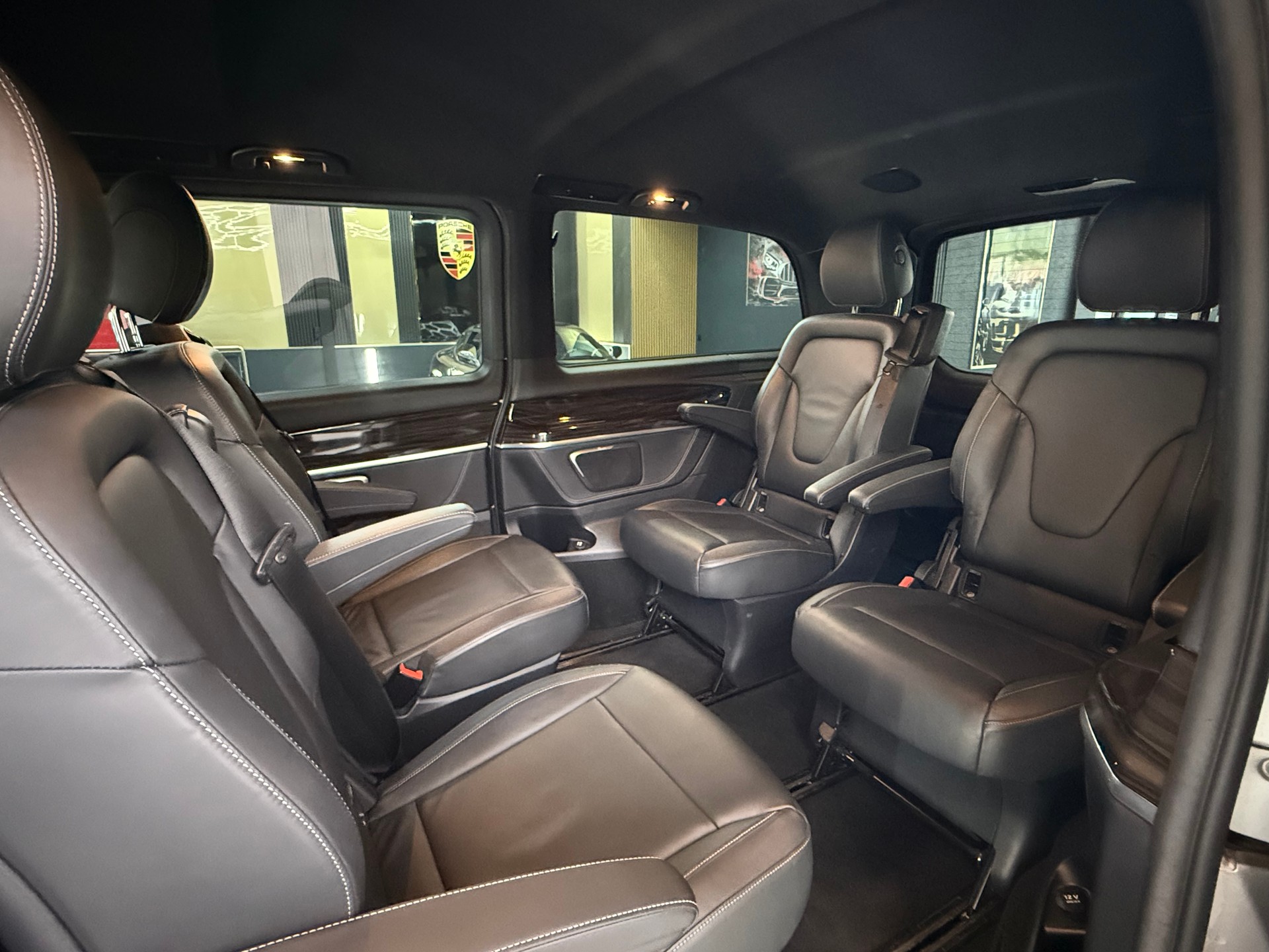 MERCEDES-BENZ V 250 d Swiss Edition lang 4Matic 7G-Tronic-image-16
