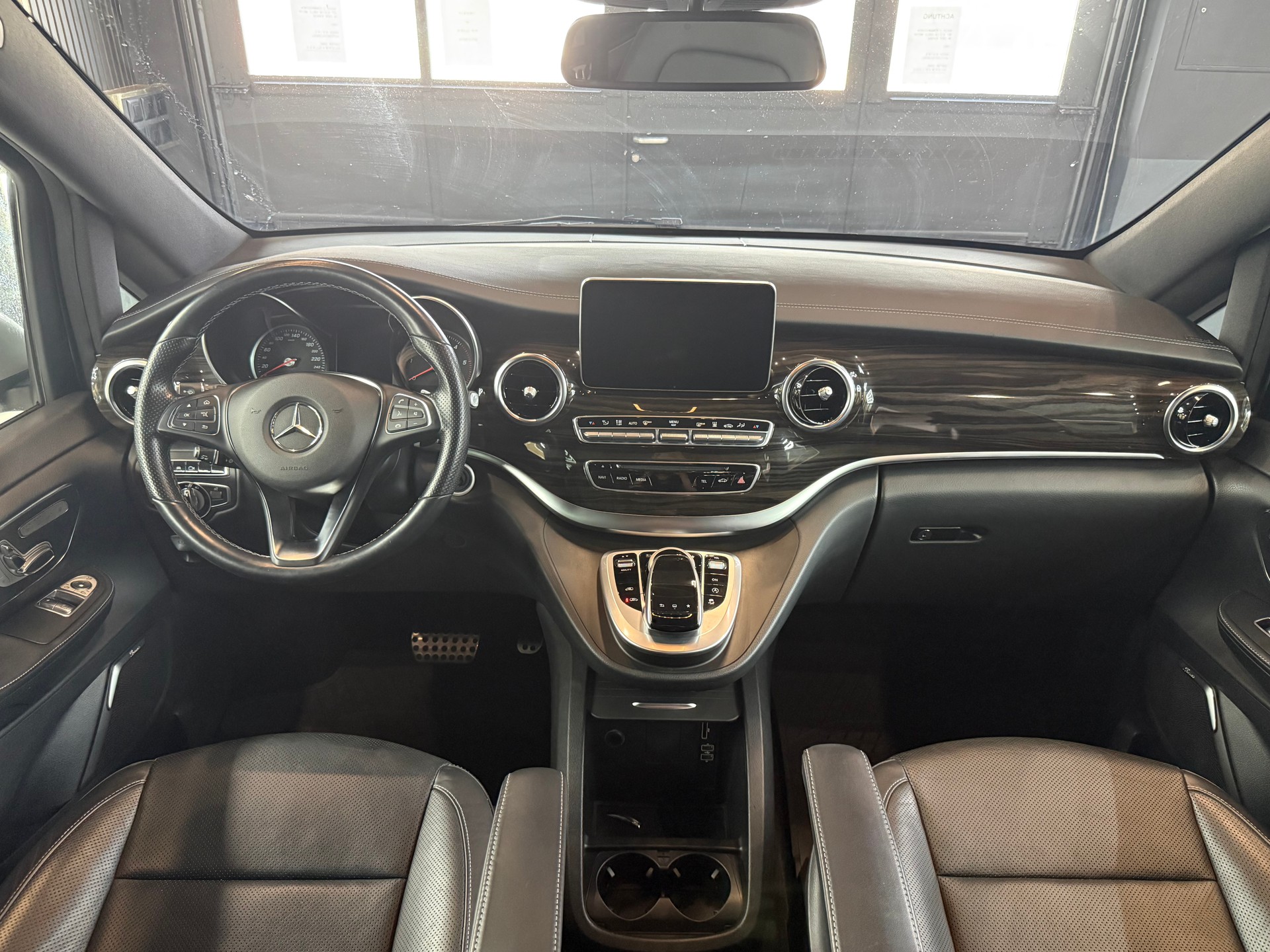 MERCEDES-BENZ V 250 d Swiss Edition lang 4Matic 7G-Tronic-image-12