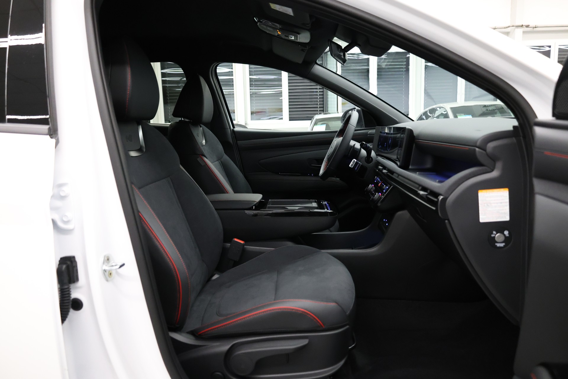 HYUNDAI Tucson 1.6 T-GDi PHEV N-Line 4WD-image-15