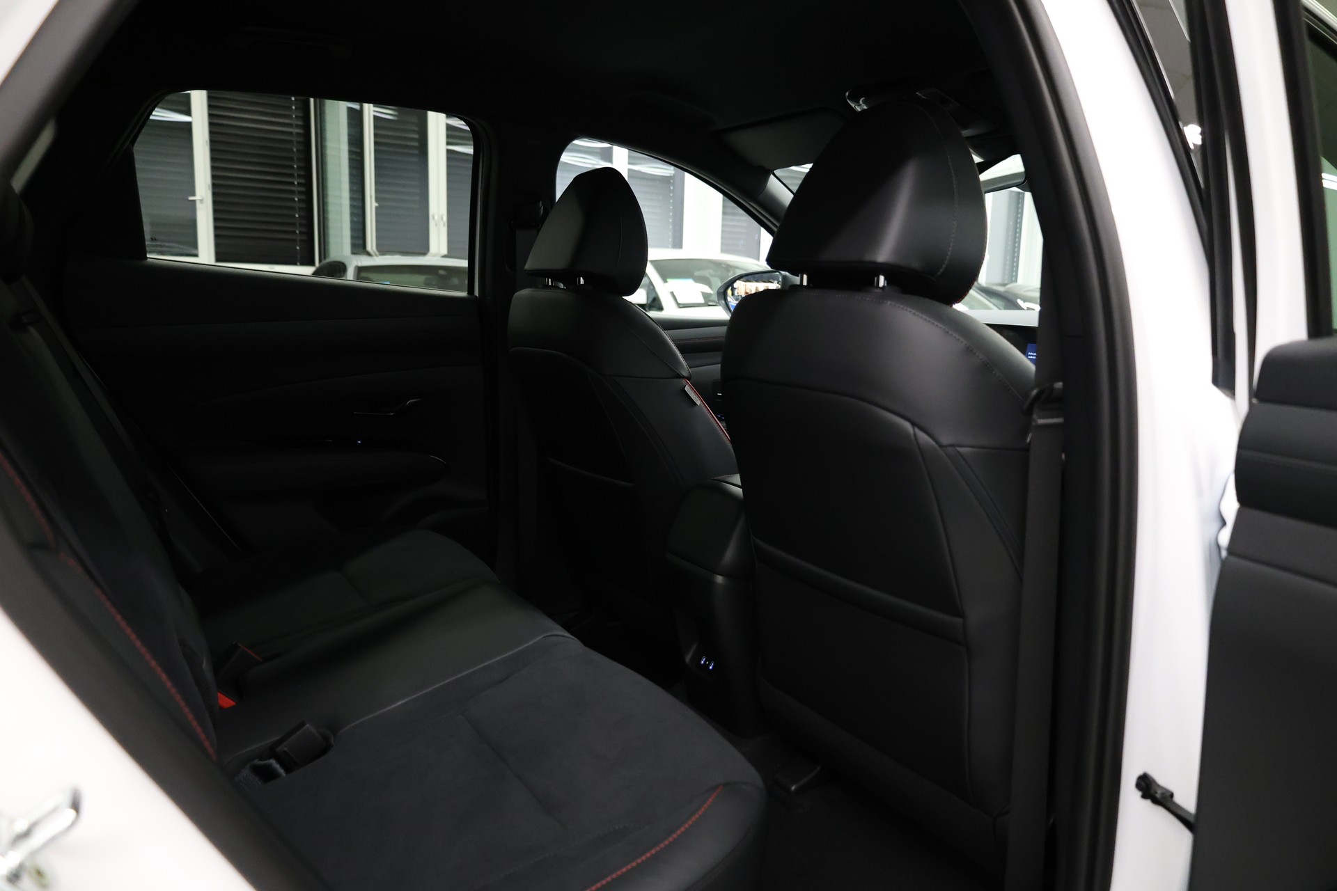 HYUNDAI Tucson 1.6 T-GDi PHEV N-Line 4WD-image-24