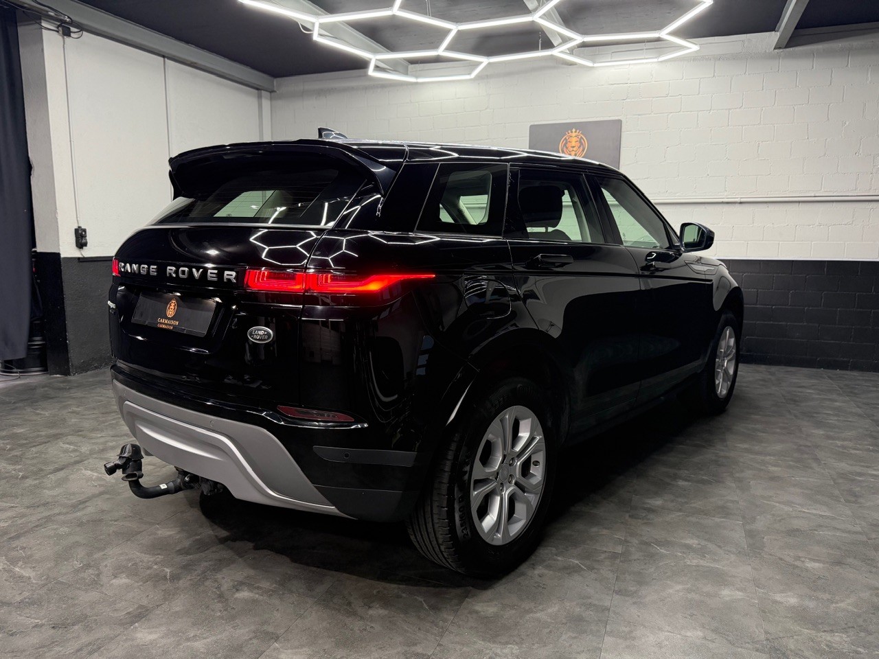 LAND ROVER Range Rover Evoque R-Dynamic D 180 S AT9-image-8