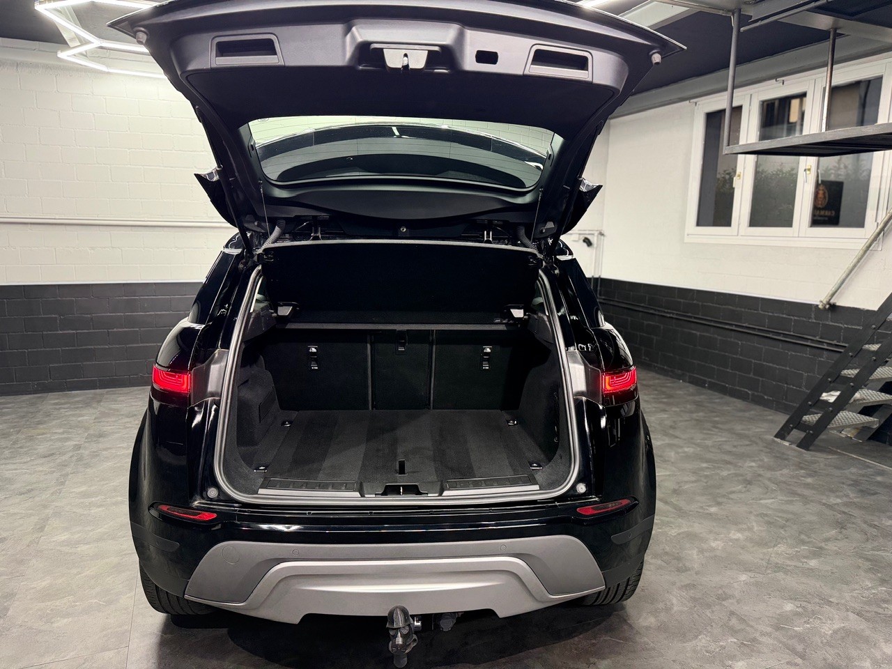 LAND ROVER Range Rover Evoque R-Dynamic D 180 S AT9-image-21