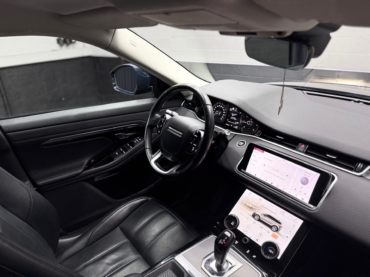 LAND ROVER Range Rover Evoque R-Dynamic D 180 S AT9-image-18