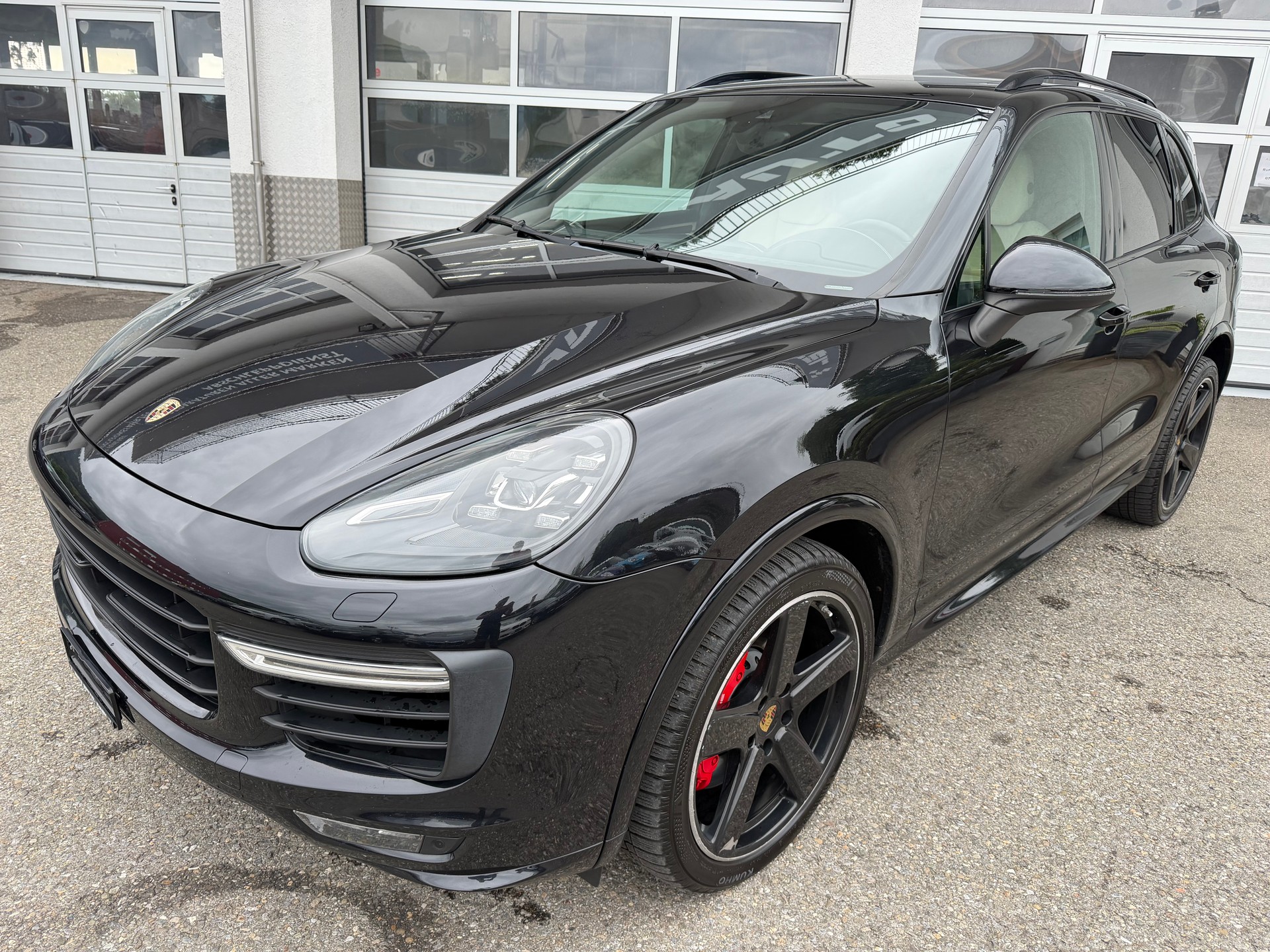 PORSCHE Cayenne Turbo