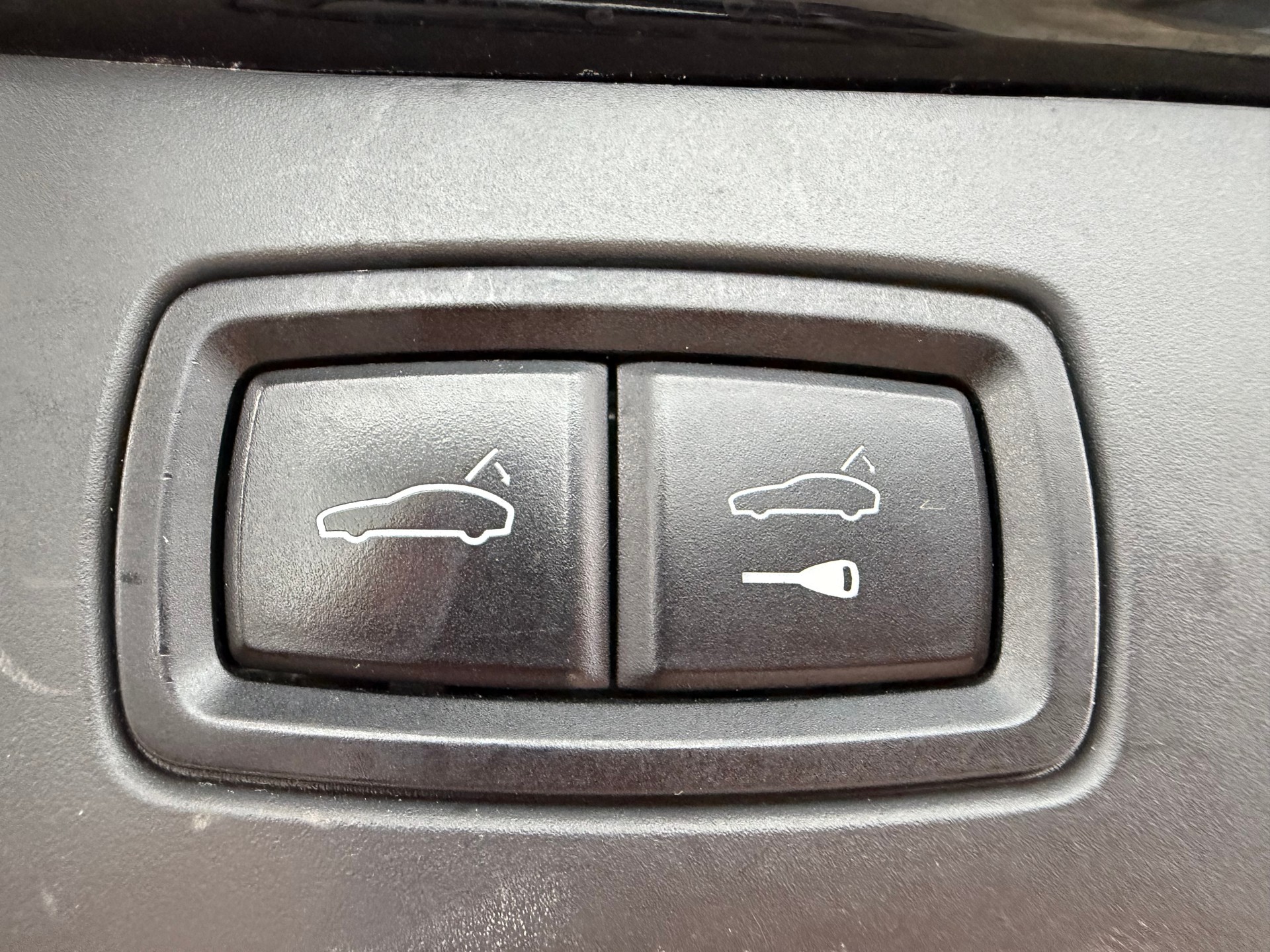 PORSCHE Cayenne Turbo-image-12