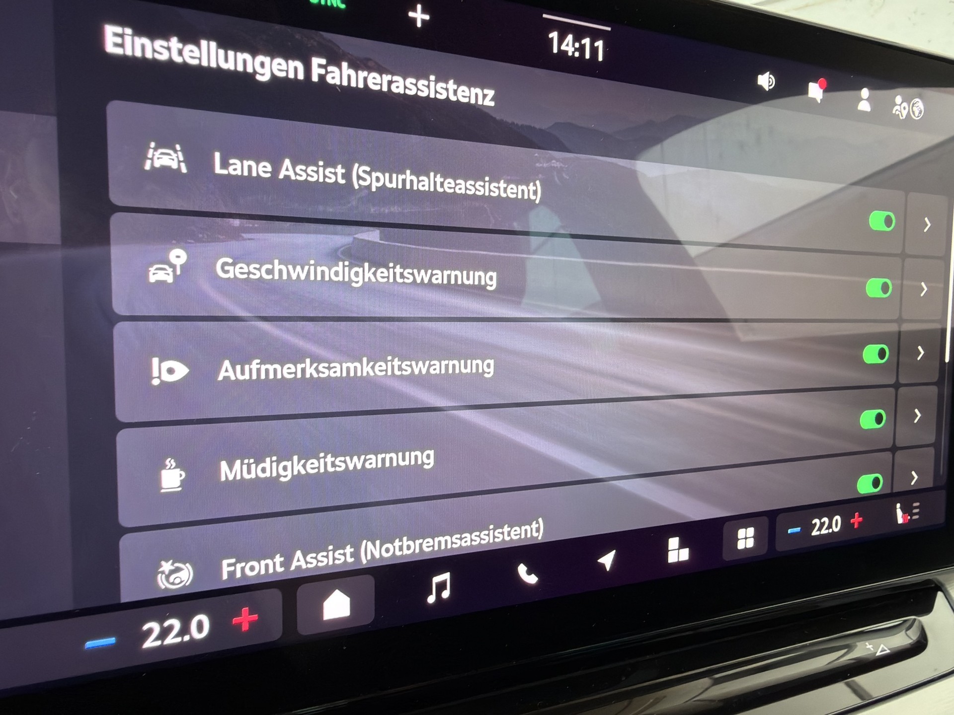 SKODA Octavia Combi 1.5 TSI Selection DSG-image-23
