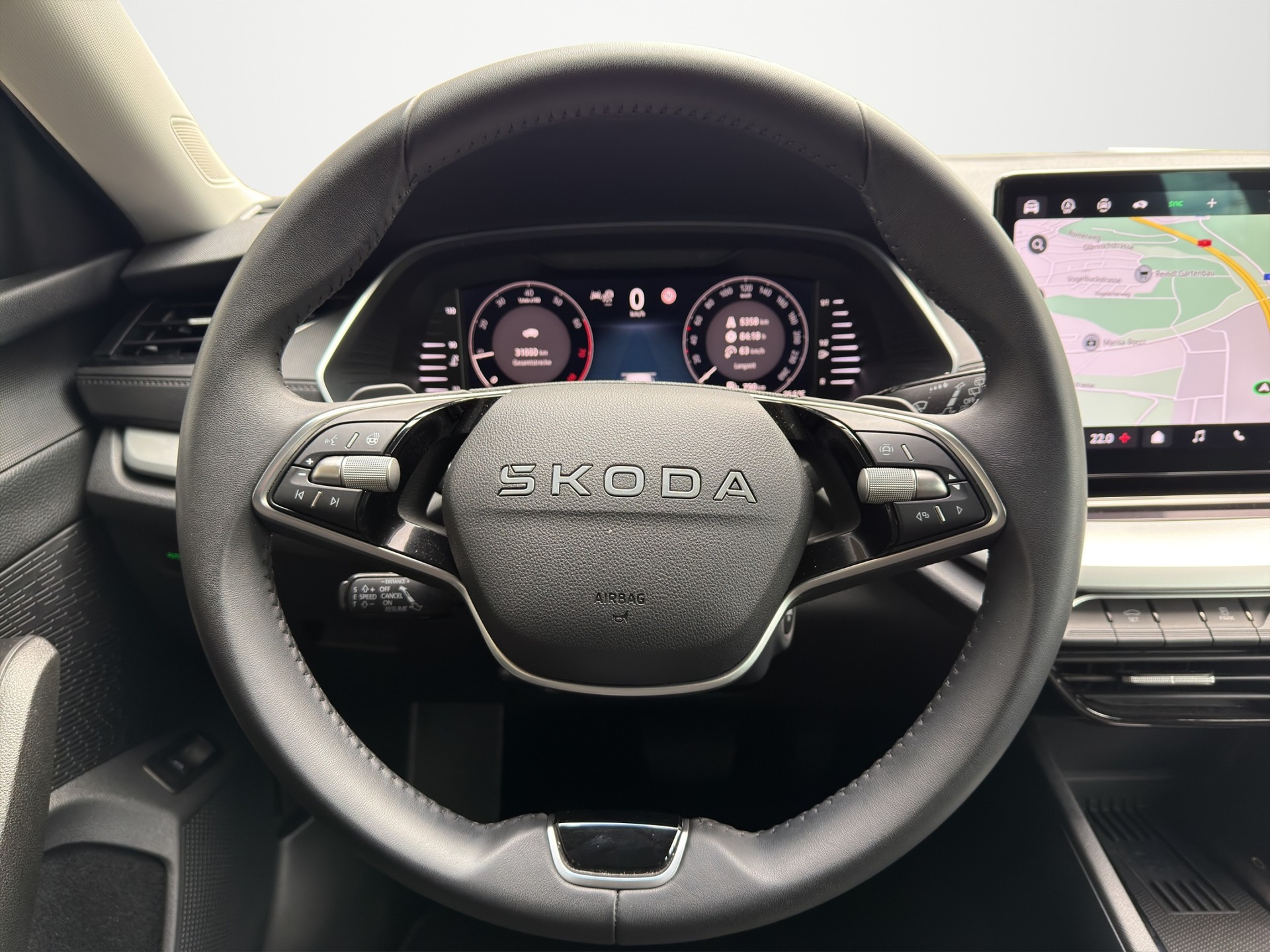 SKODA Octavia Combi 1.5 TSI Selection DSG-image-15