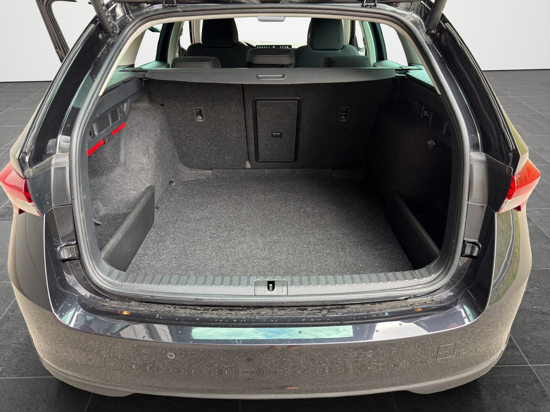 SKODA Octavia Combi 1.5 TSI Selection DSG-image-27