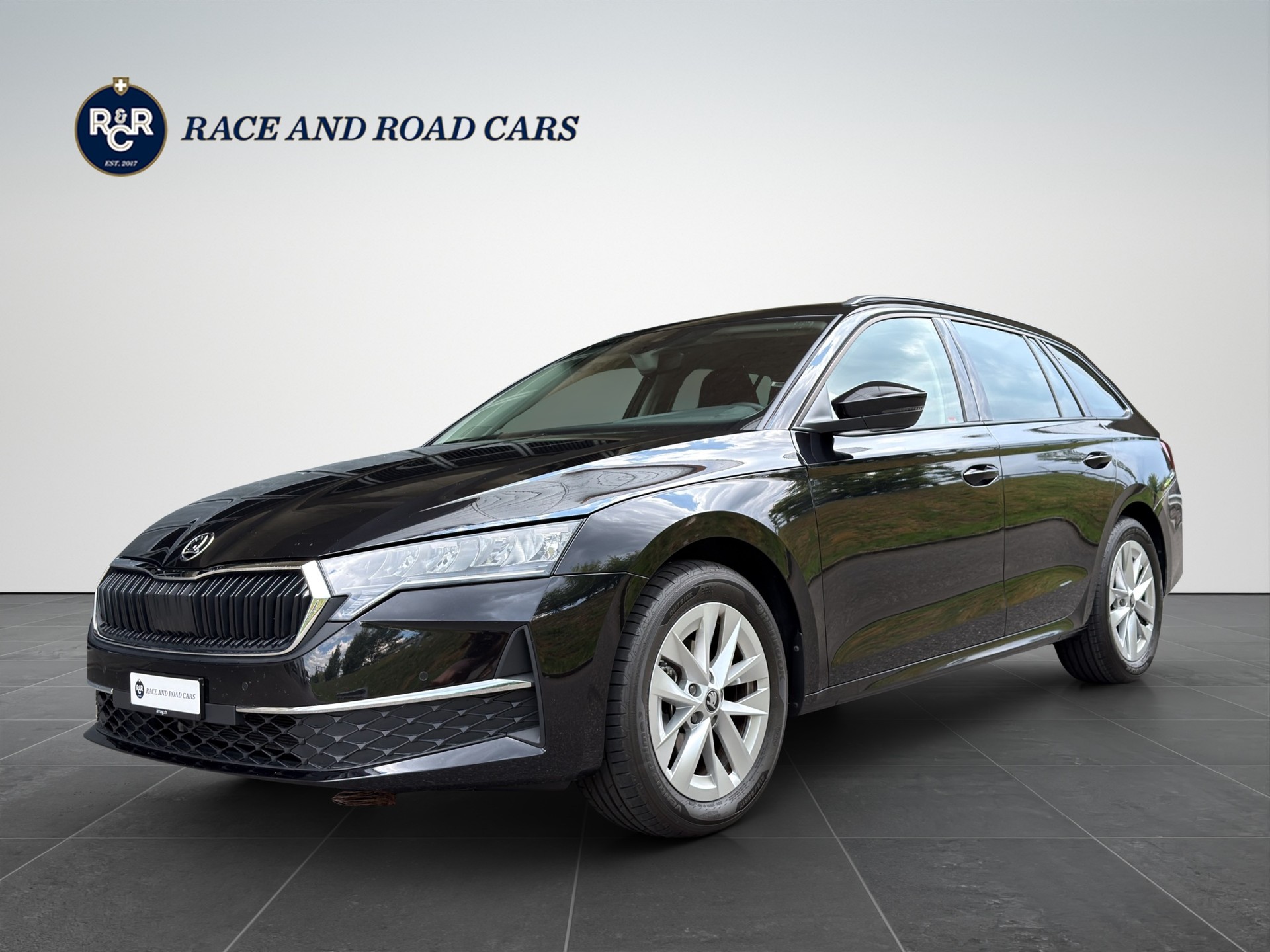 SKODA Octavia Combi 1.5 TSI Selection DSG-image-0