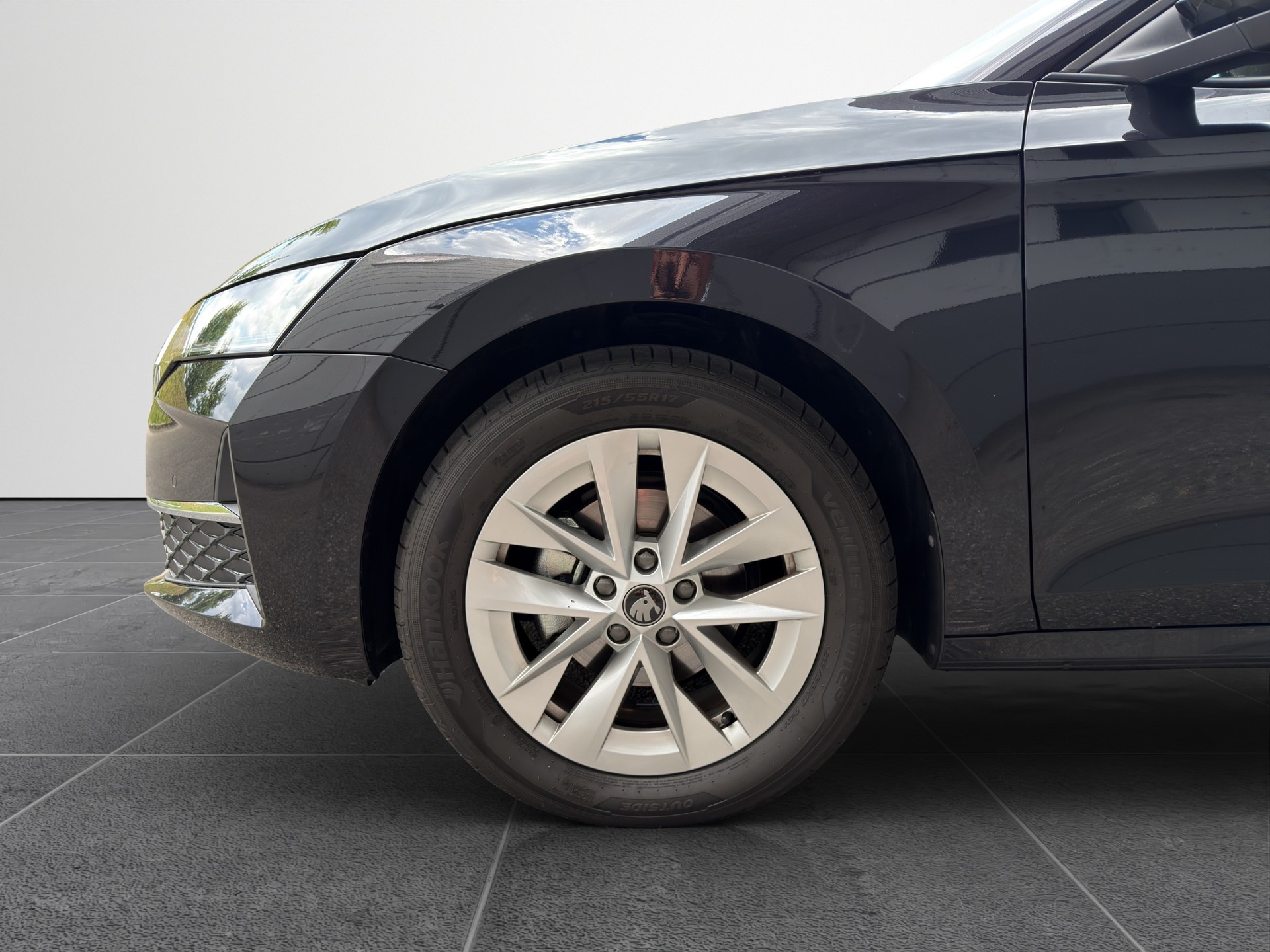 SKODA Octavia Combi 1.5 TSI Selection DSG-image-8