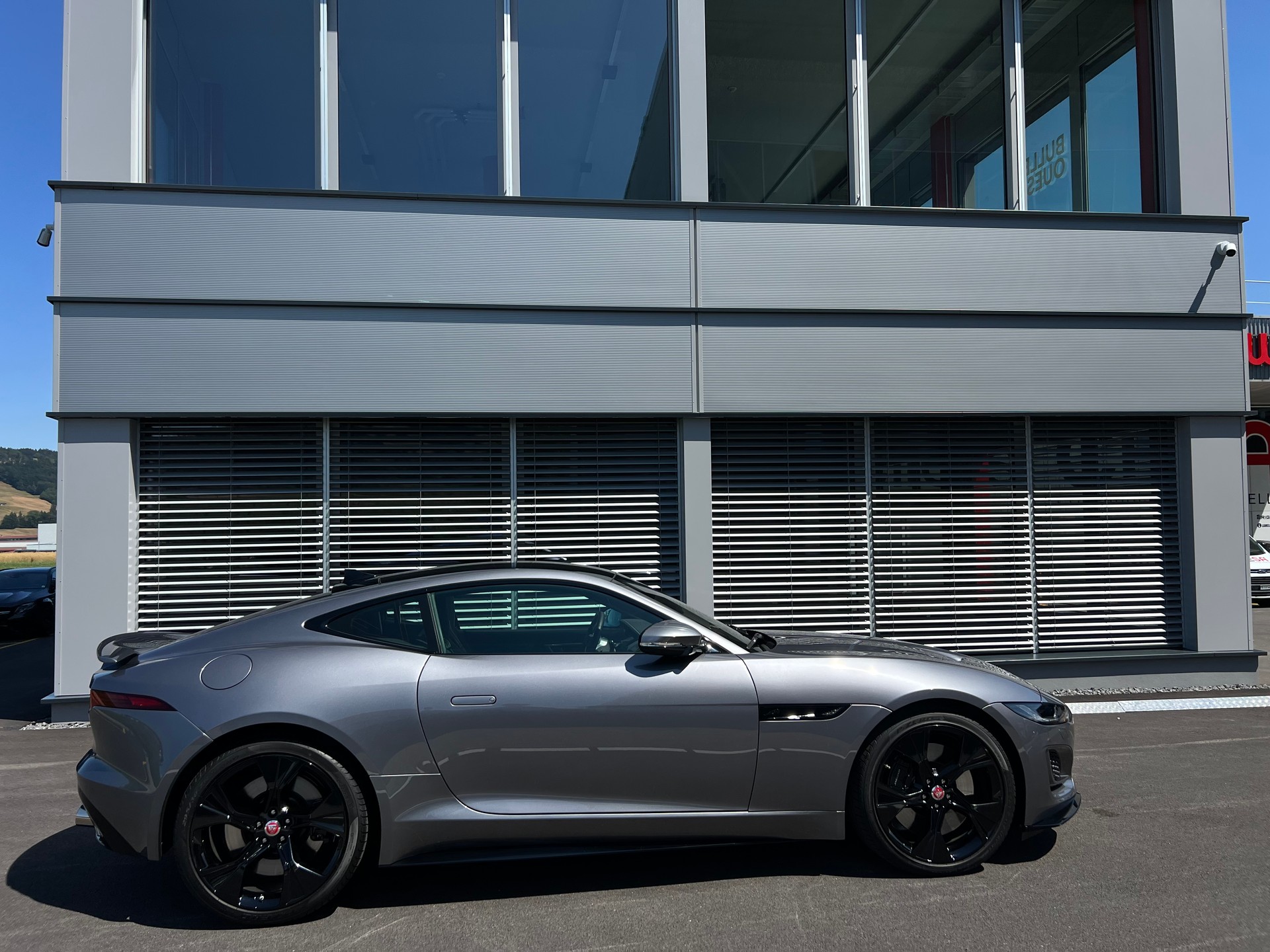 JAGUAR F-Type Coupé 5.0 V8 R-Dynamic Automatik AWD-image-6