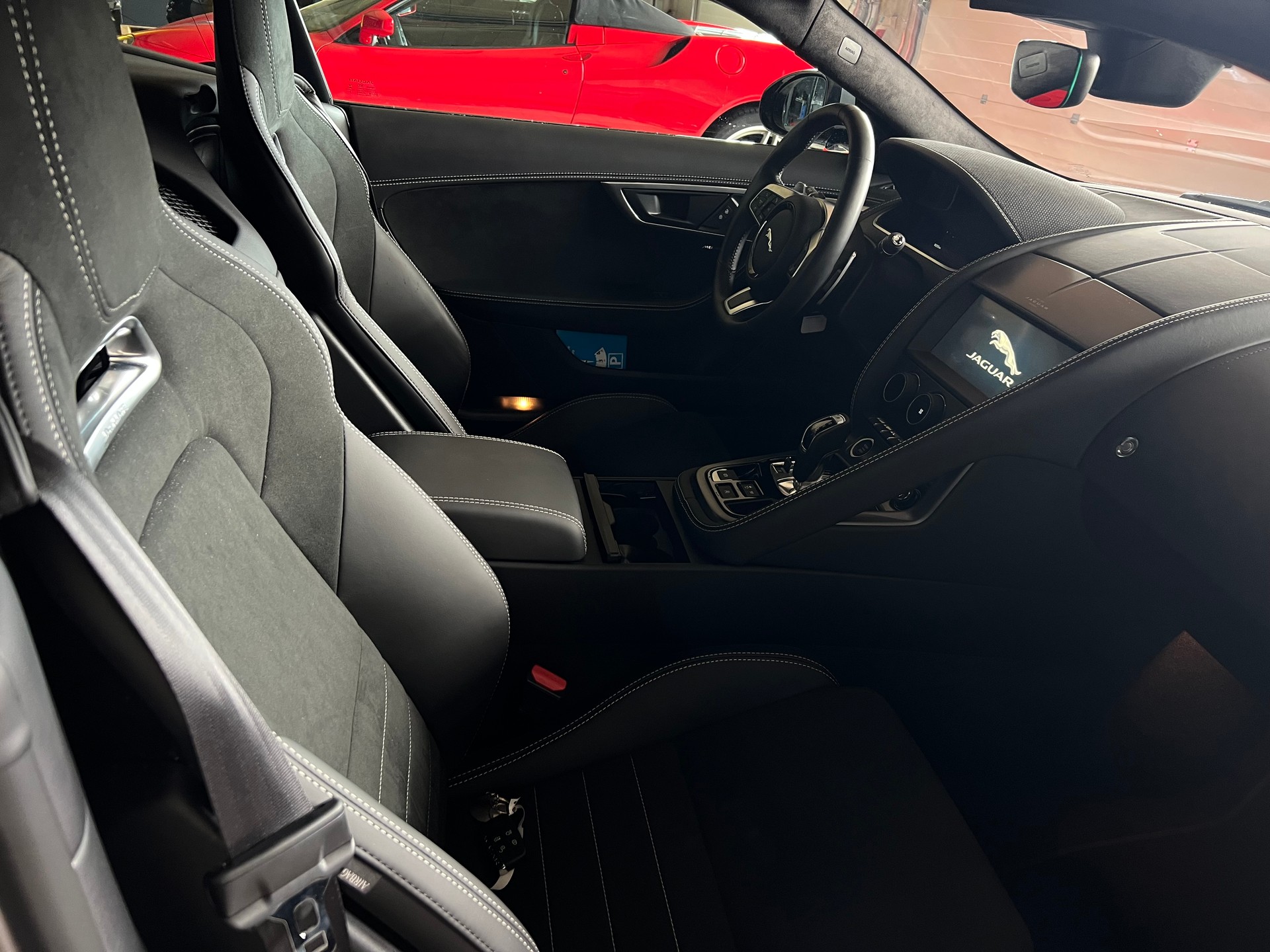 JAGUAR F-Type Coupé 5.0 V8 R-Dynamic Automatik AWD-image-7